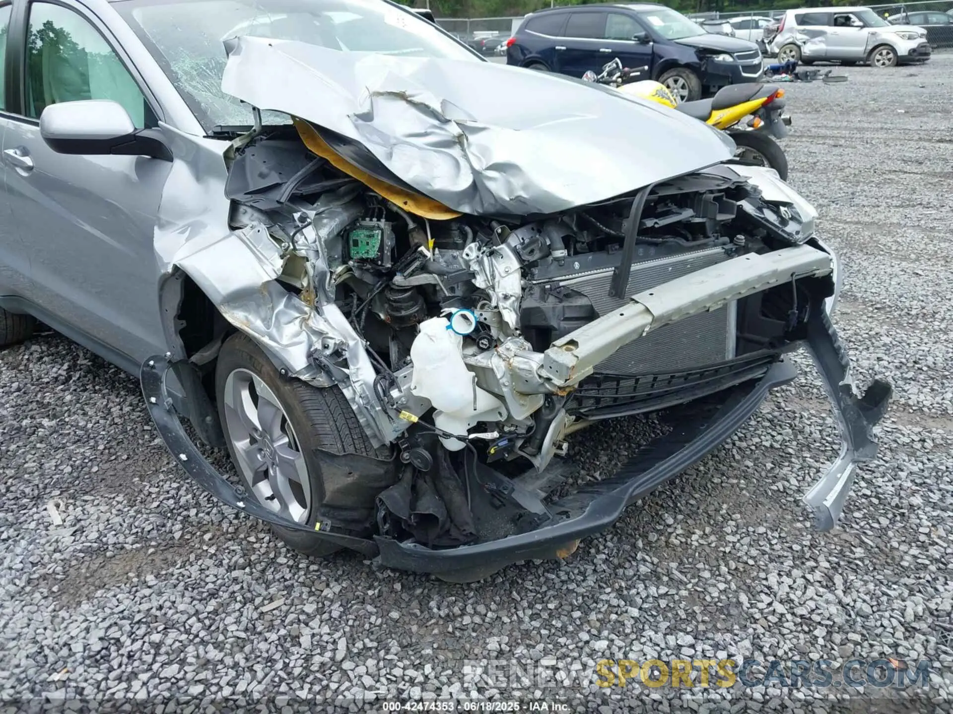 17 Photograph of a damaged car 3CZRU6H32MM716117 HONDA HR-V 2021