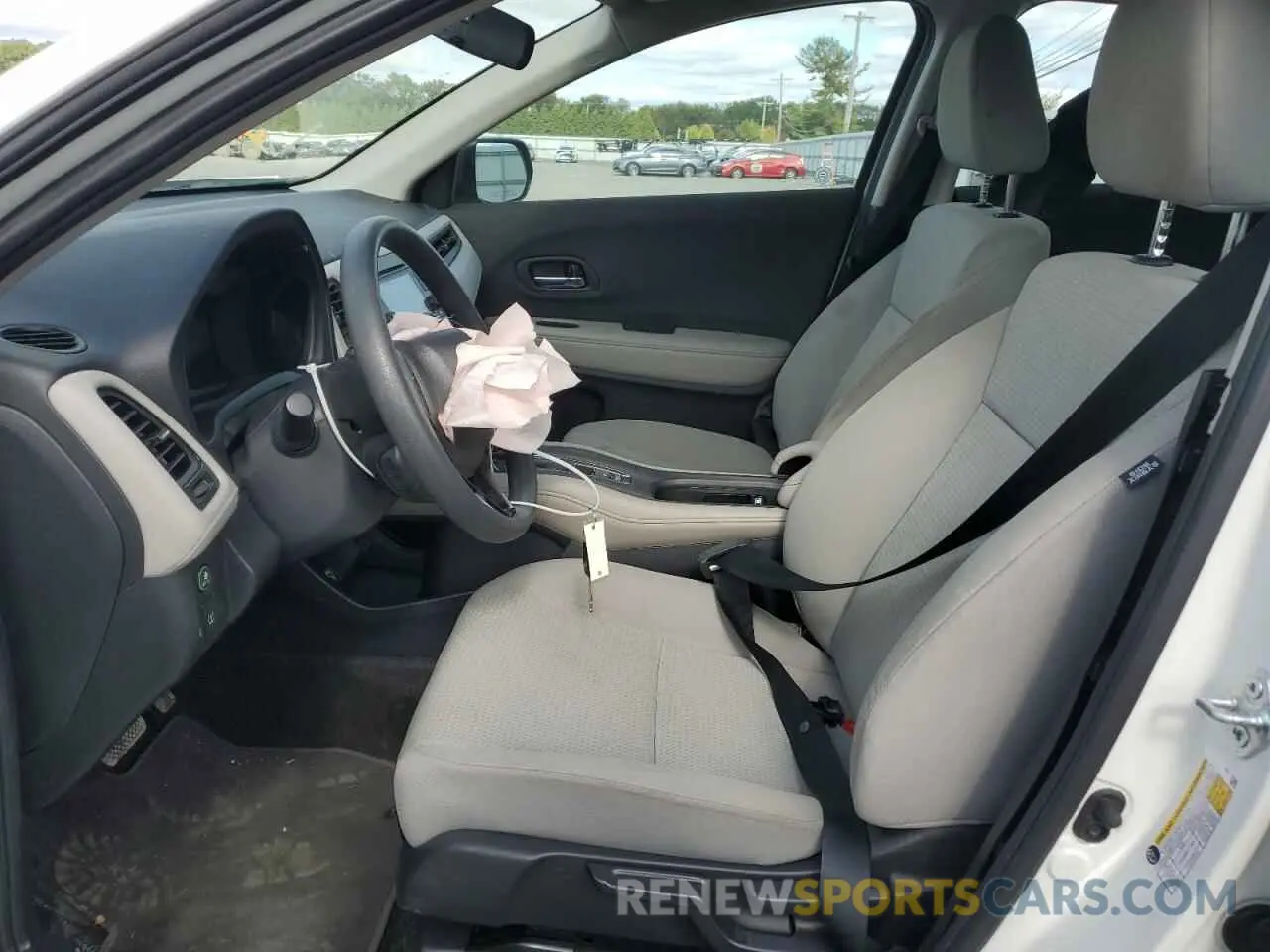 7 Photograph of a damaged car 3CZRU6H32MM742801 HONDA HR-V 2021