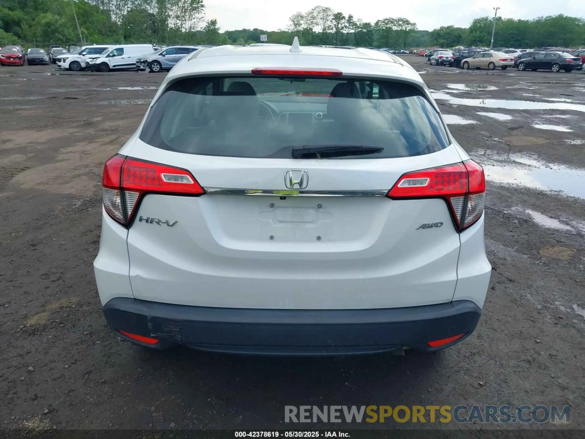 16 Photograph of a damaged car 3CZRU6H33MM713890 HONDA HR-V 2021