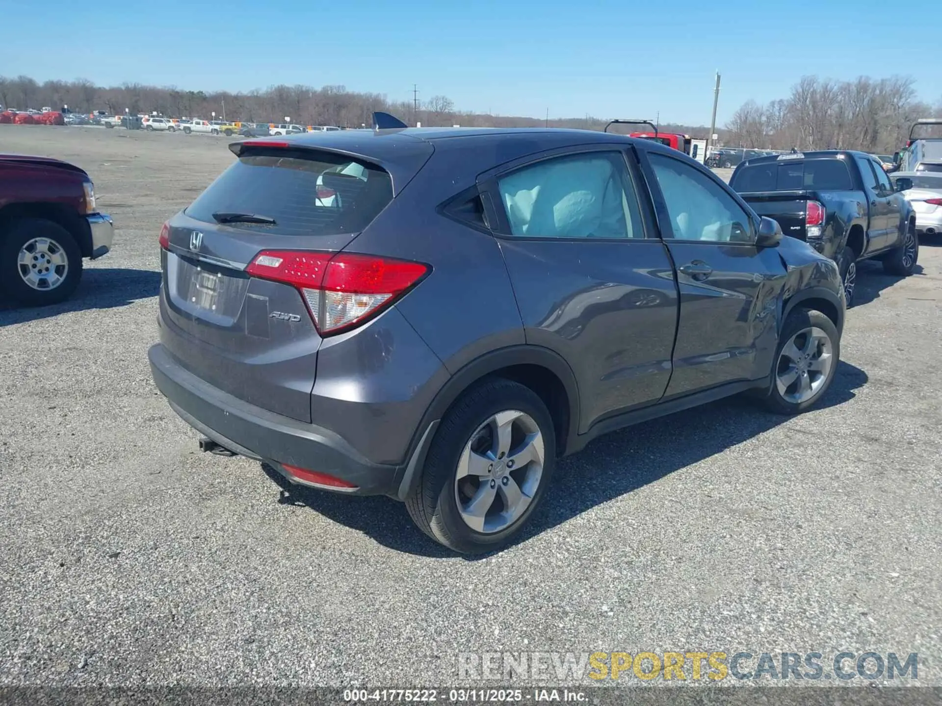 4 Photograph of a damaged car 3CZRU6H33MM731998 HONDA HR-V 2021