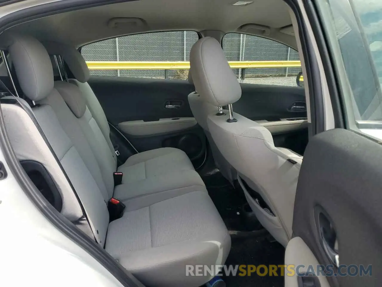 10 Photograph of a damaged car 3CZRU6H33MM734447 HONDA HR-V 2021