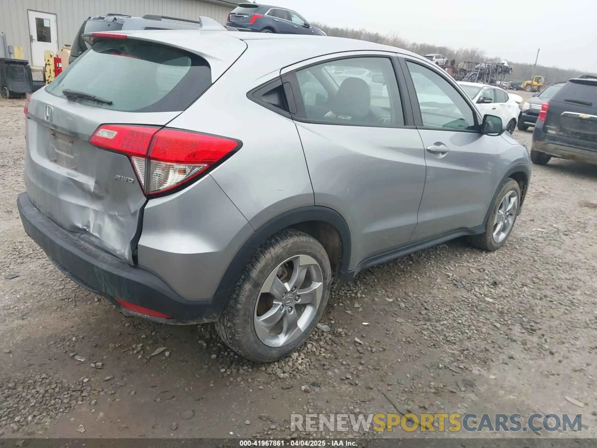4 Photograph of a damaged car 3CZRU6H33MM743925 HONDA HR-V 2021