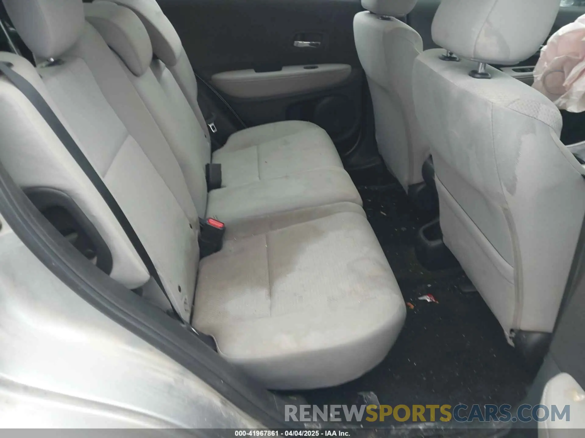 8 Photograph of a damaged car 3CZRU6H33MM743925 HONDA HR-V 2021