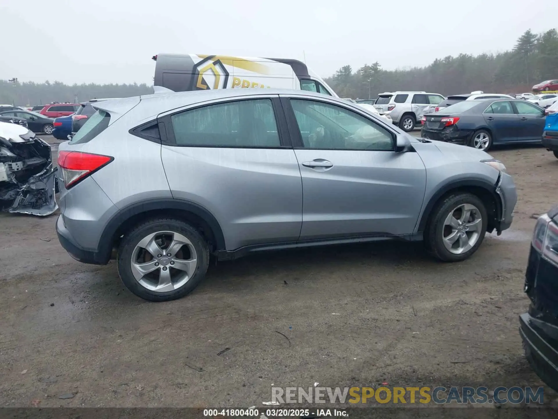 13 Photograph of a damaged car 3CZRU6H33MM753158 HONDA HR-V 2021