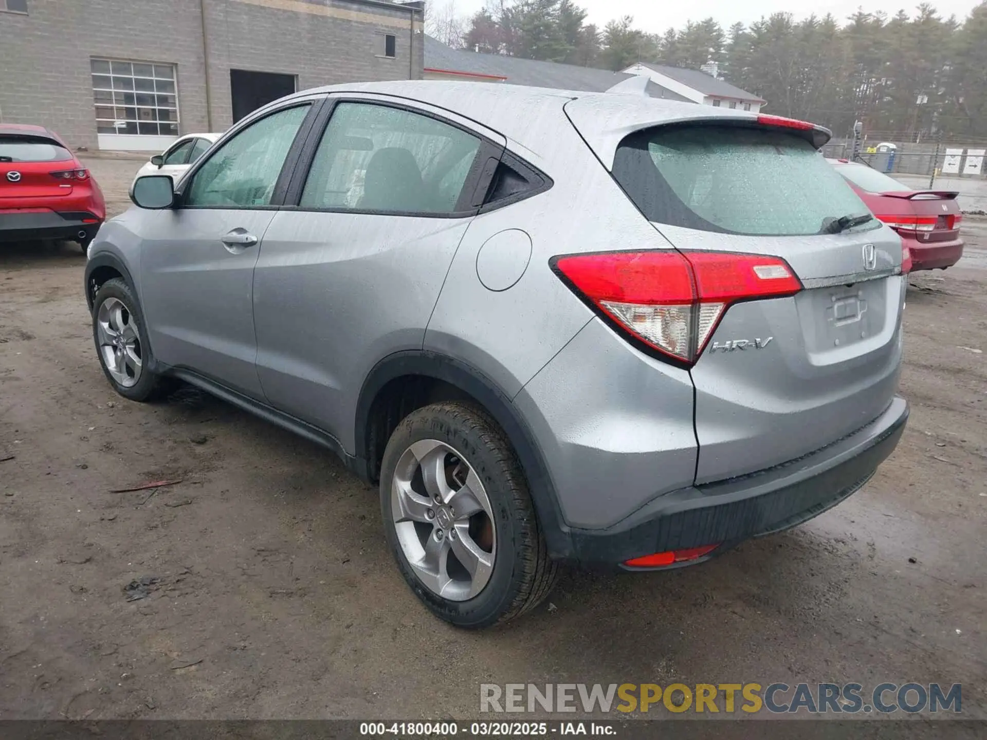 3 Photograph of a damaged car 3CZRU6H33MM753158 HONDA HR-V 2021