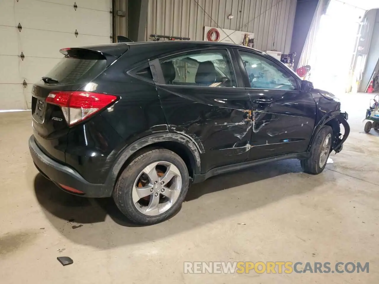 3 Photograph of a damaged car 3CZRU6H34MM719570 HONDA HR-V 2021