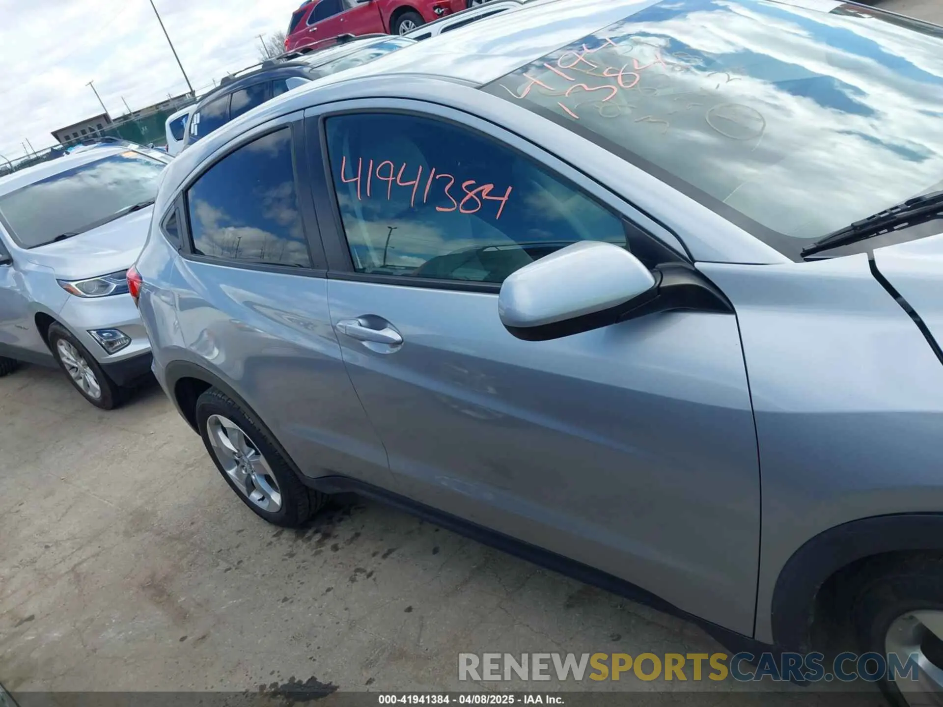 13 Photograph of a damaged car 3CZRU6H34MM738782 HONDA HR-V 2021
