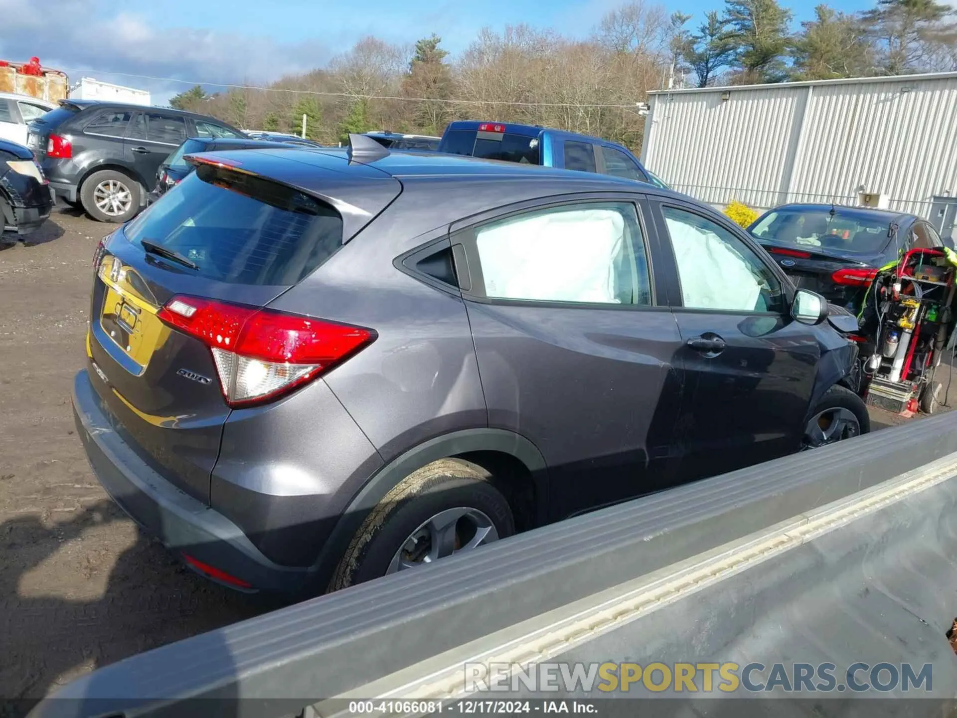 13 Photograph of a damaged car 3CZRU6H35MM707234 HONDA HR-V 2021