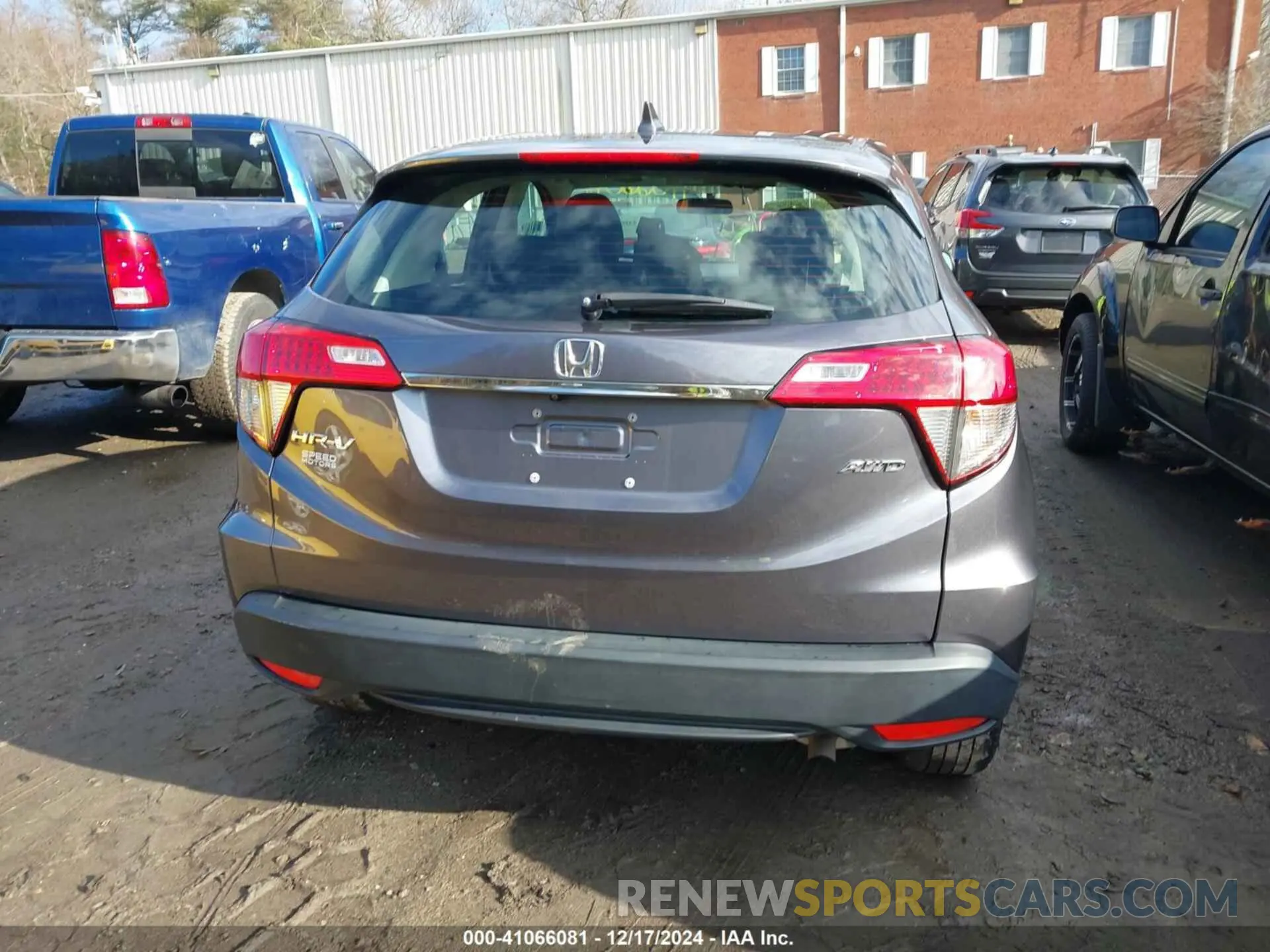 16 Photograph of a damaged car 3CZRU6H35MM707234 HONDA HR-V 2021