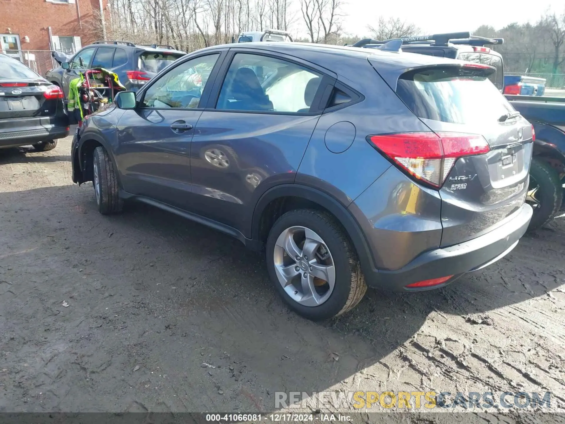 3 Photograph of a damaged car 3CZRU6H35MM707234 HONDA HR-V 2021