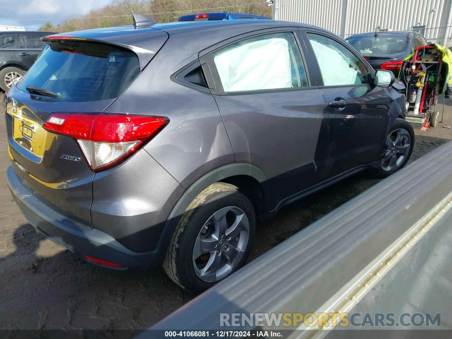 4 Photograph of a damaged car 3CZRU6H35MM707234 HONDA HR-V 2021