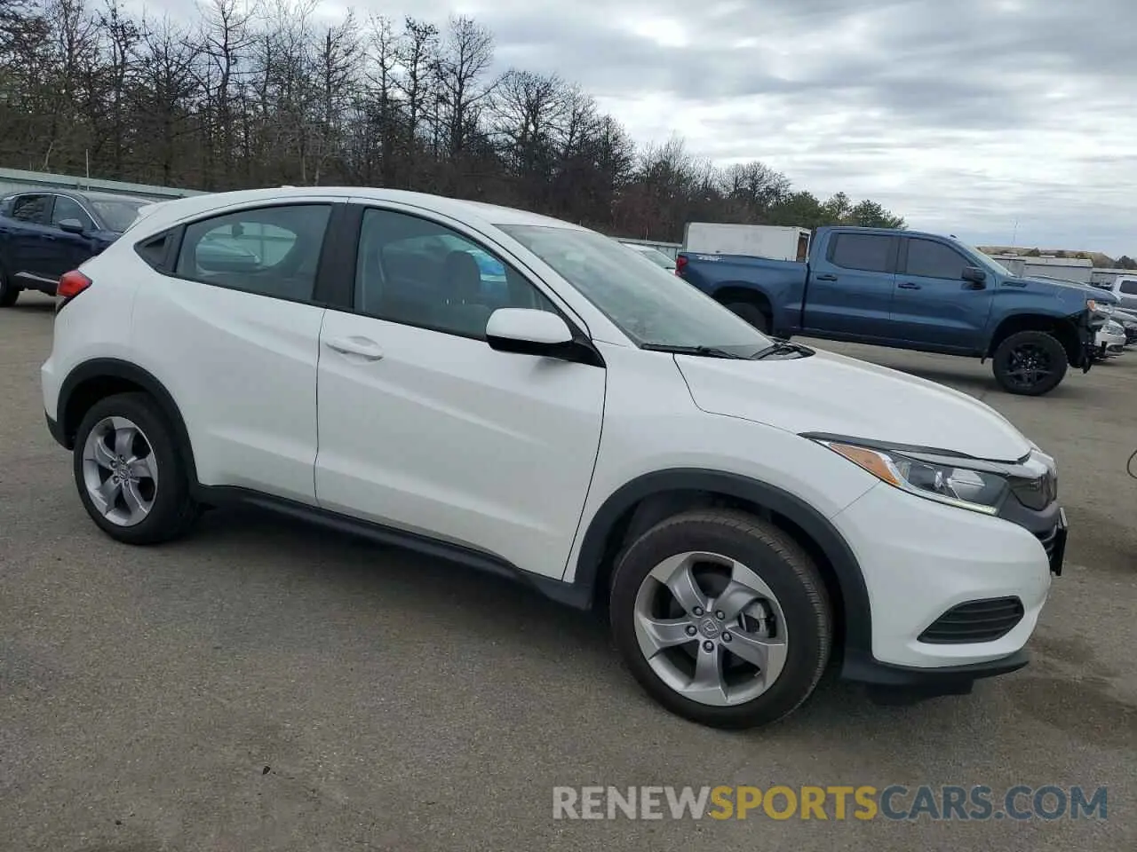 4 Photograph of a damaged car 3CZRU6H35MM754344 HONDA HR-V 2021