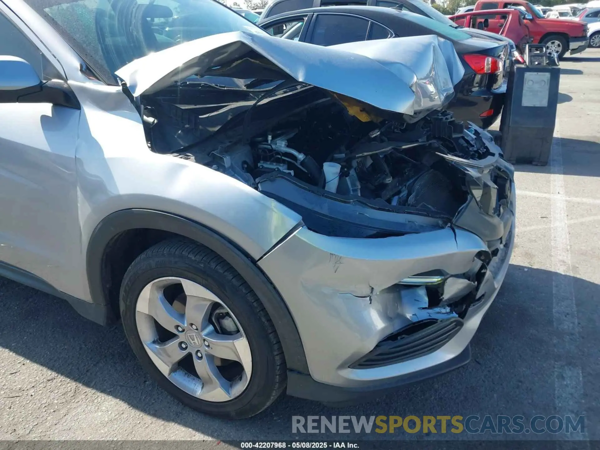18 Photograph of a damaged car 3CZRU6H35MM756417 HONDA HR-V 2021