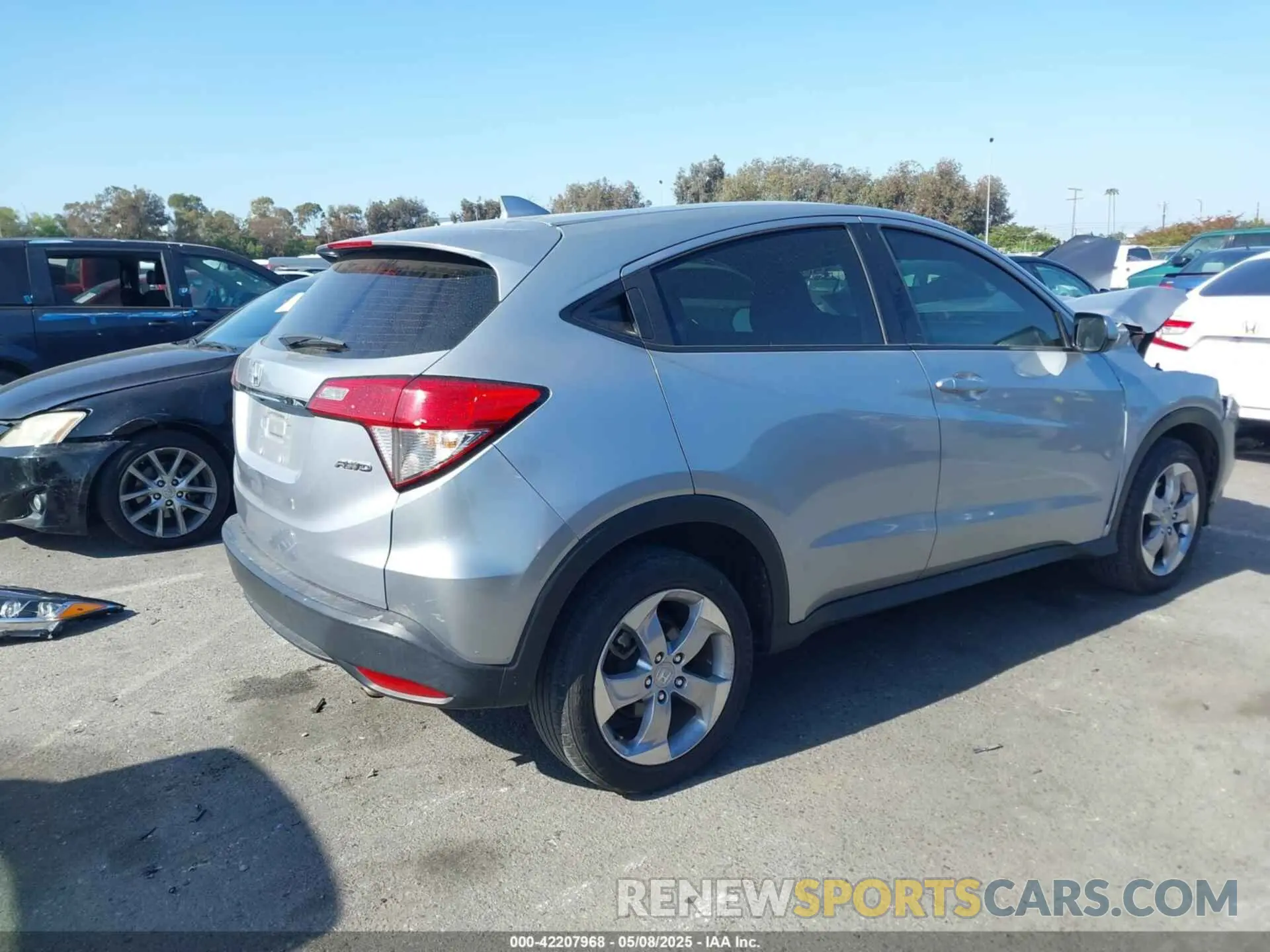 4 Photograph of a damaged car 3CZRU6H35MM756417 HONDA HR-V 2021