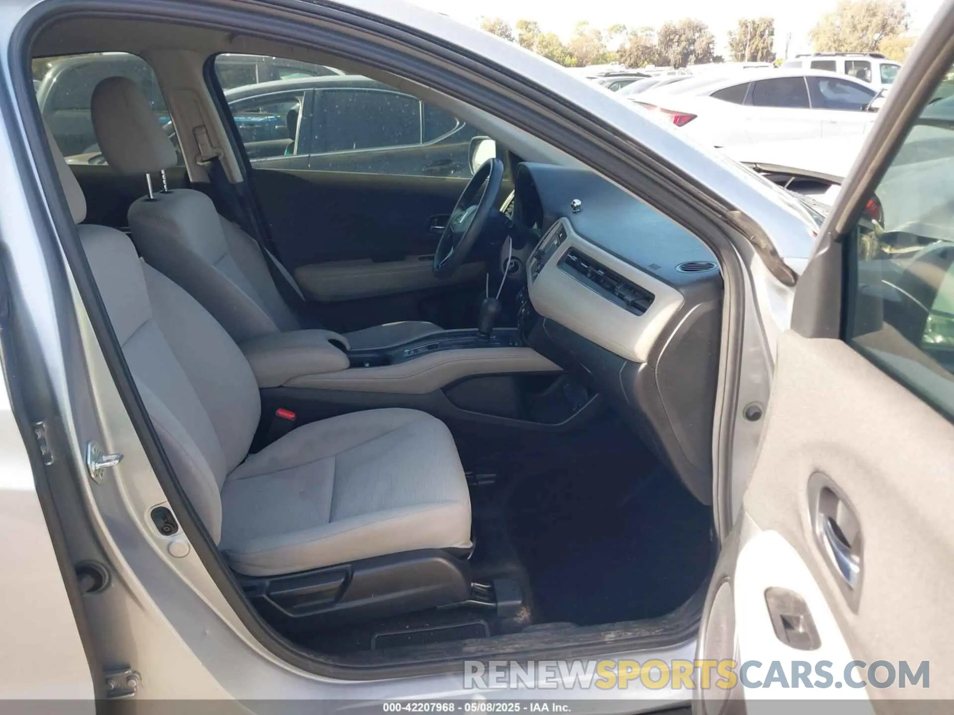 5 Photograph of a damaged car 3CZRU6H35MM756417 HONDA HR-V 2021
