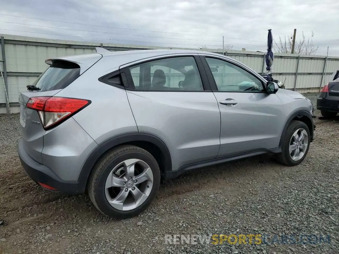 3 Photograph of a damaged car 3CZRU6H36MM716699 HONDA HR-V 2021