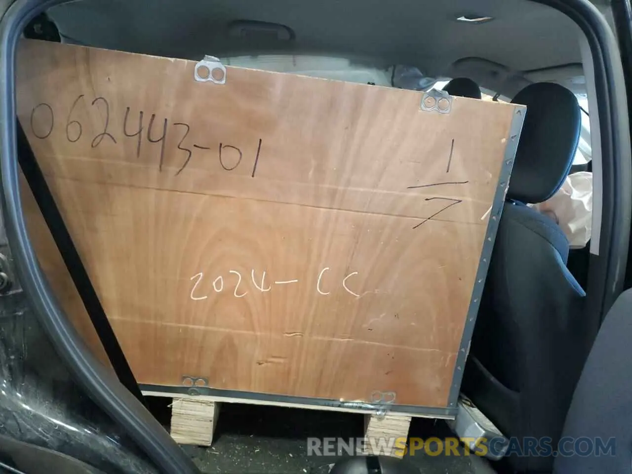 11 Photograph of a damaged car 3CZRU6H36MM738816 HONDA HR-V 2021