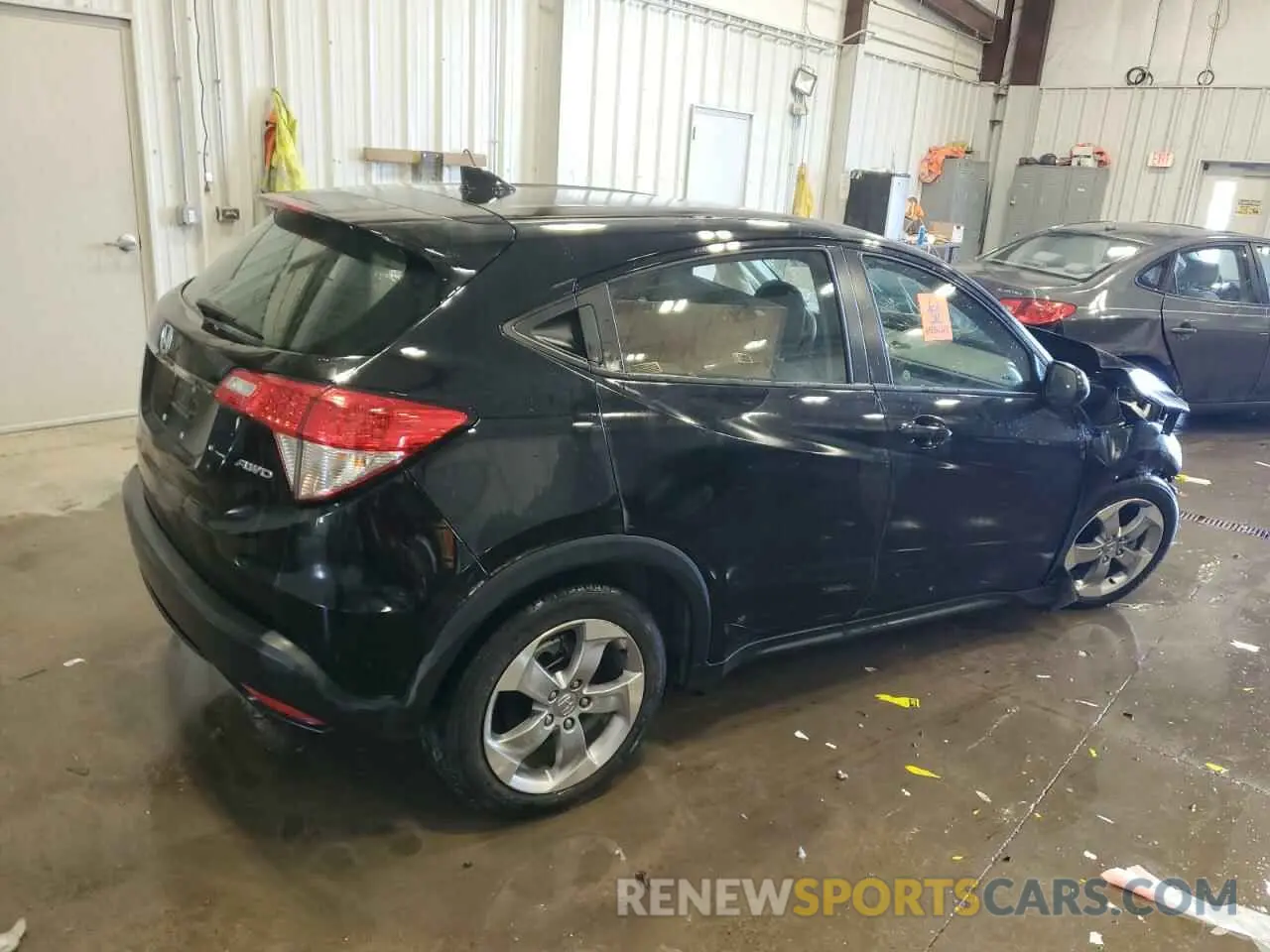 3 Photograph of a damaged car 3CZRU6H36MM738816 HONDA HR-V 2021