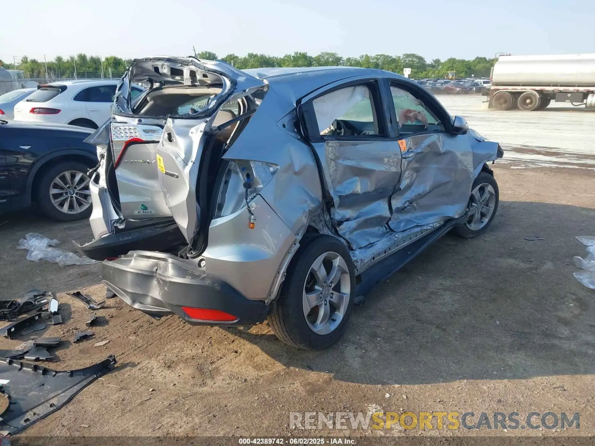 4 Photograph of a damaged car 3CZRU6H36MM739710 HONDA HR-V 2021