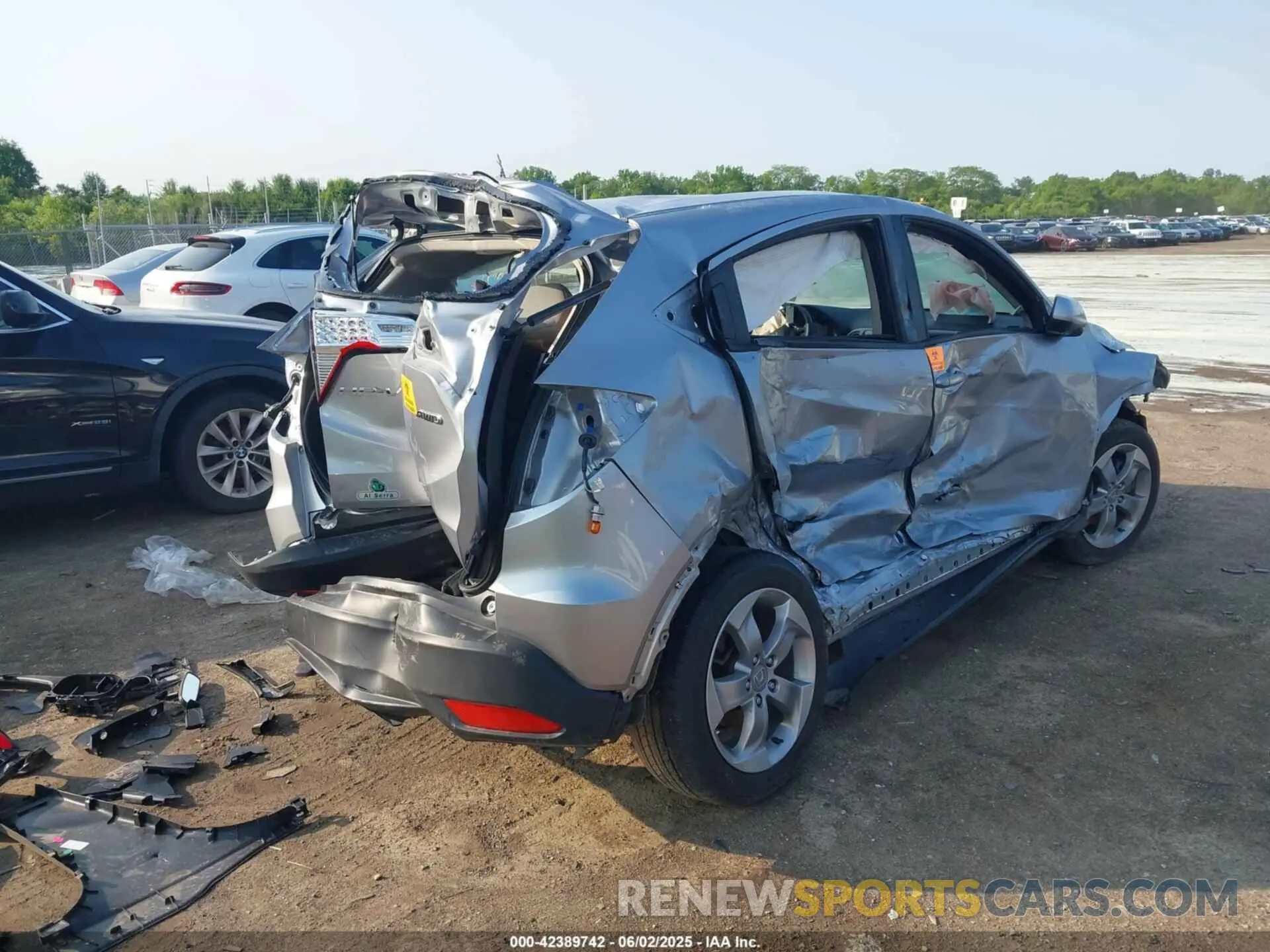 6 Photograph of a damaged car 3CZRU6H36MM739710 HONDA HR-V 2021