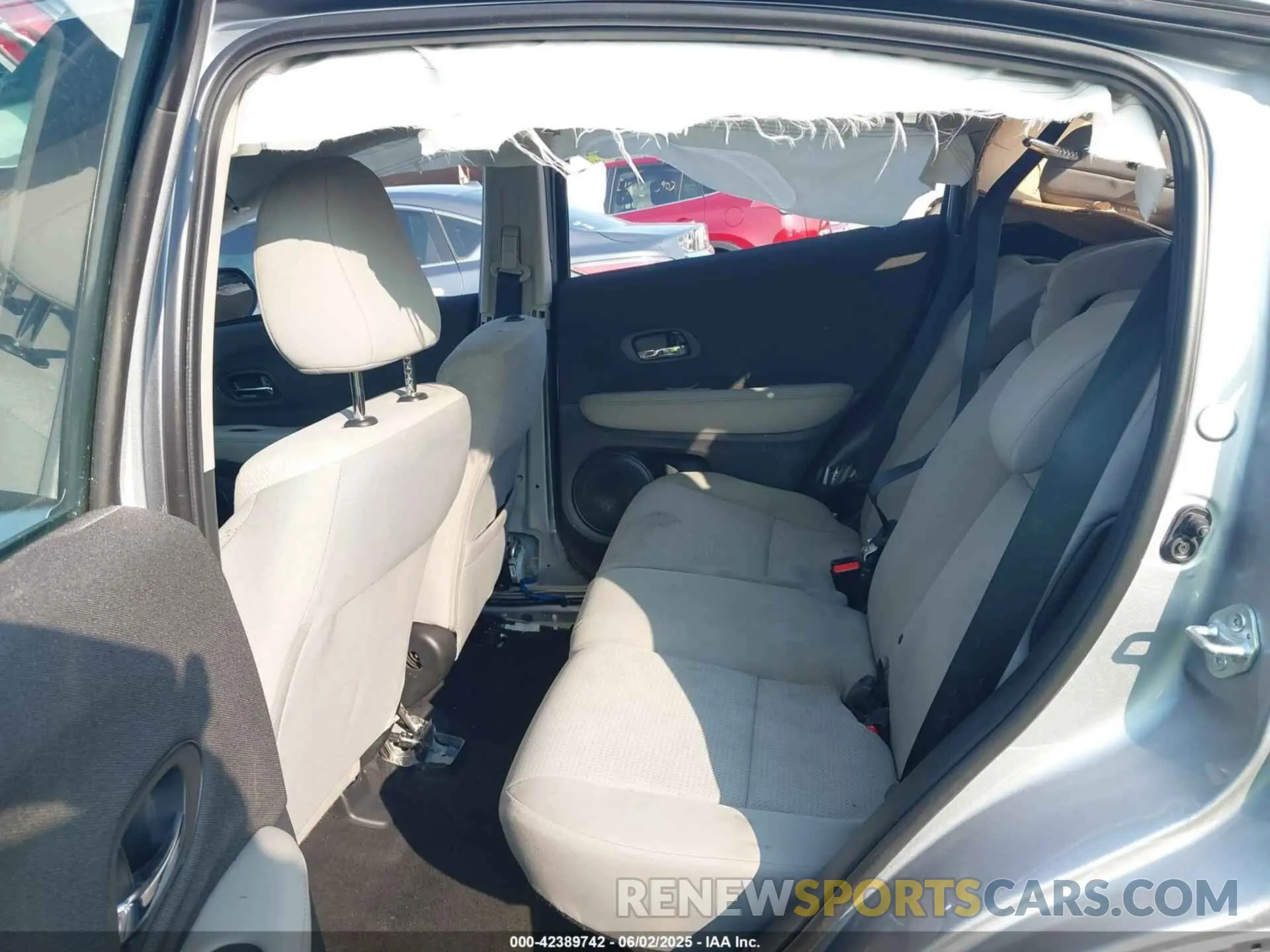 8 Photograph of a damaged car 3CZRU6H36MM739710 HONDA HR-V 2021