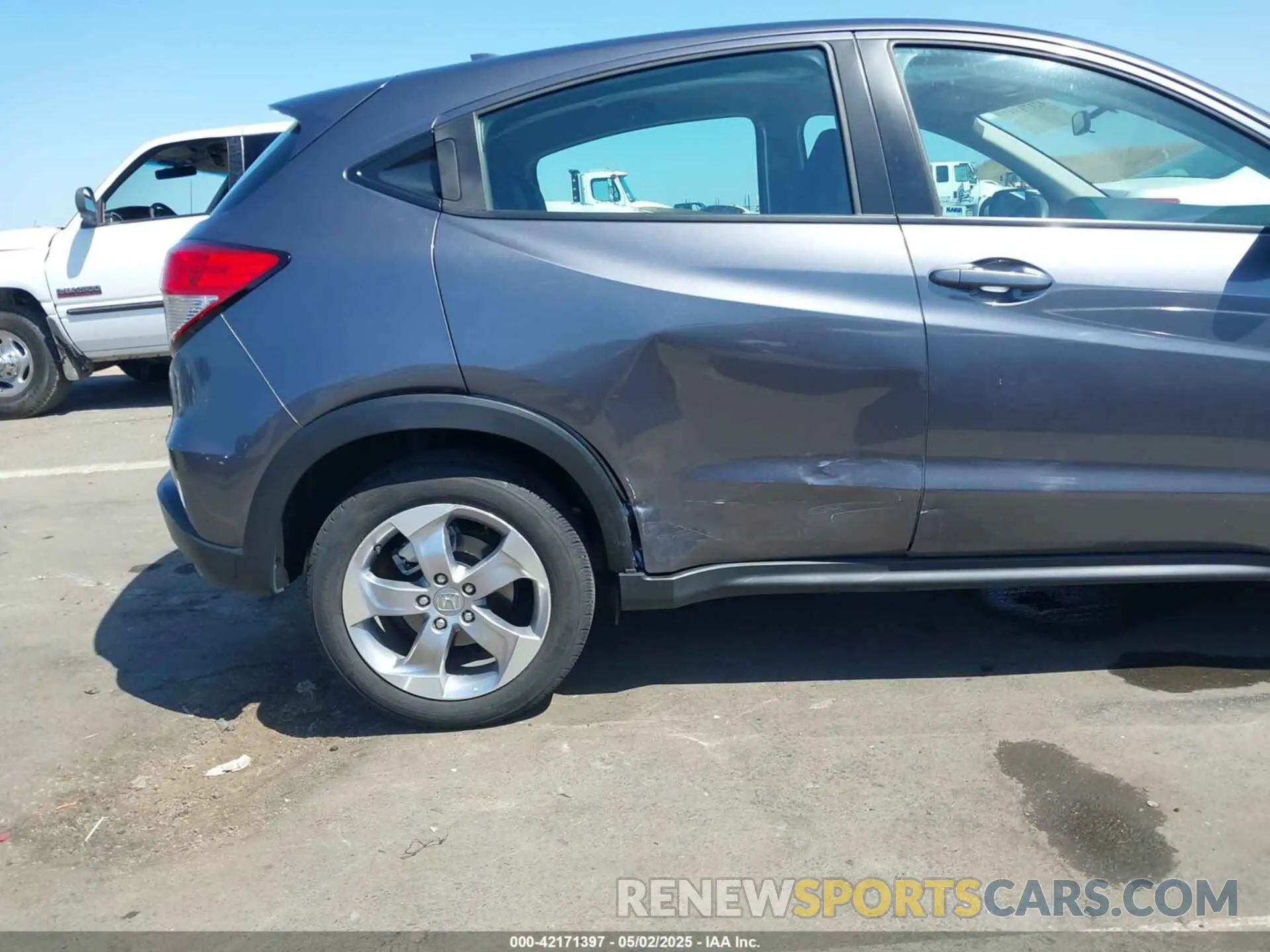6 Photograph of a damaged car 3CZRU6H37MM713309 HONDA HR-V 2021