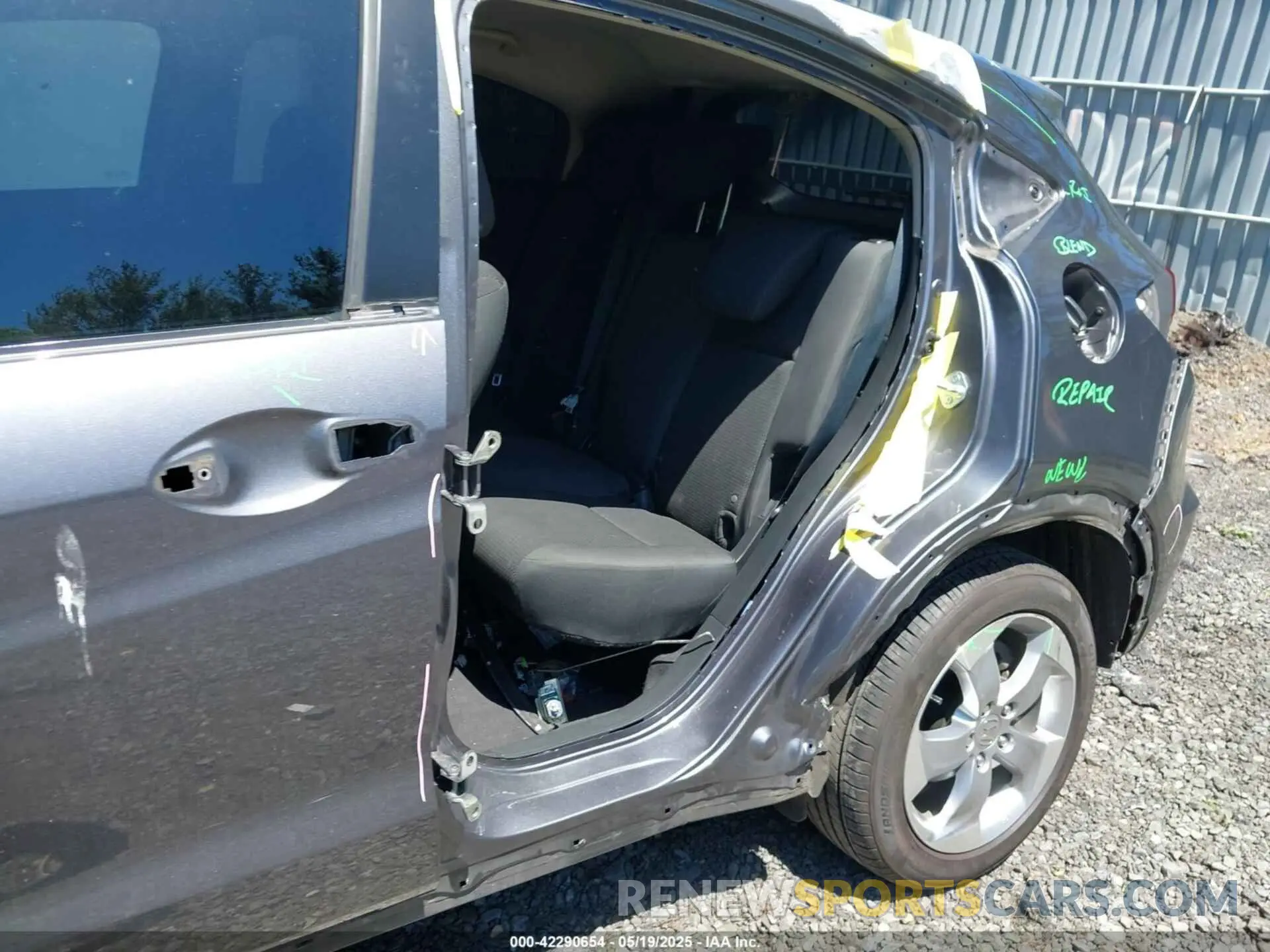 6 Photograph of a damaged car 3CZRU6H38MM747016 HONDA HR-V 2021