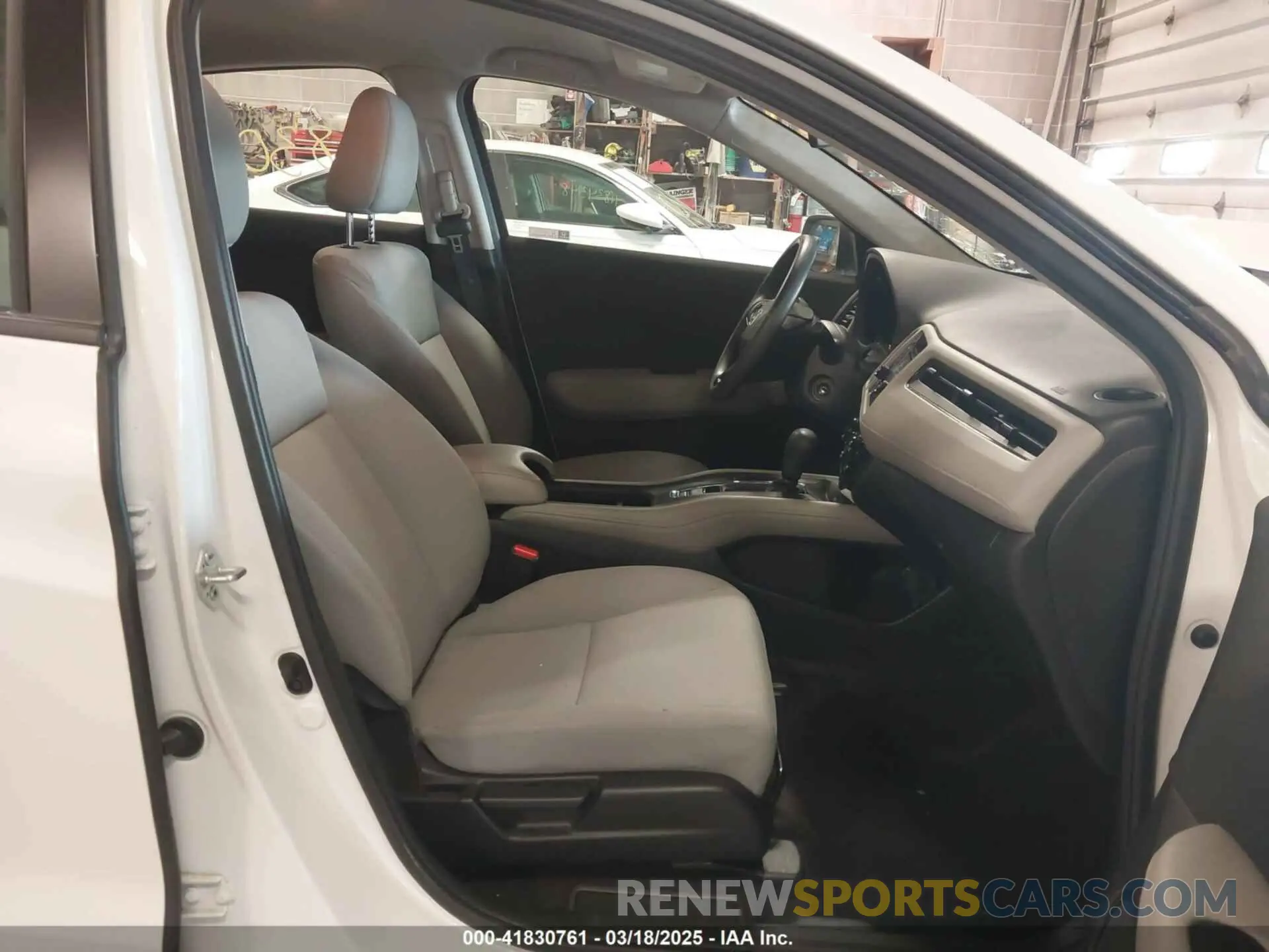5 Photograph of a damaged car 3CZRU6H39MM734422 HONDA HR-V 2021