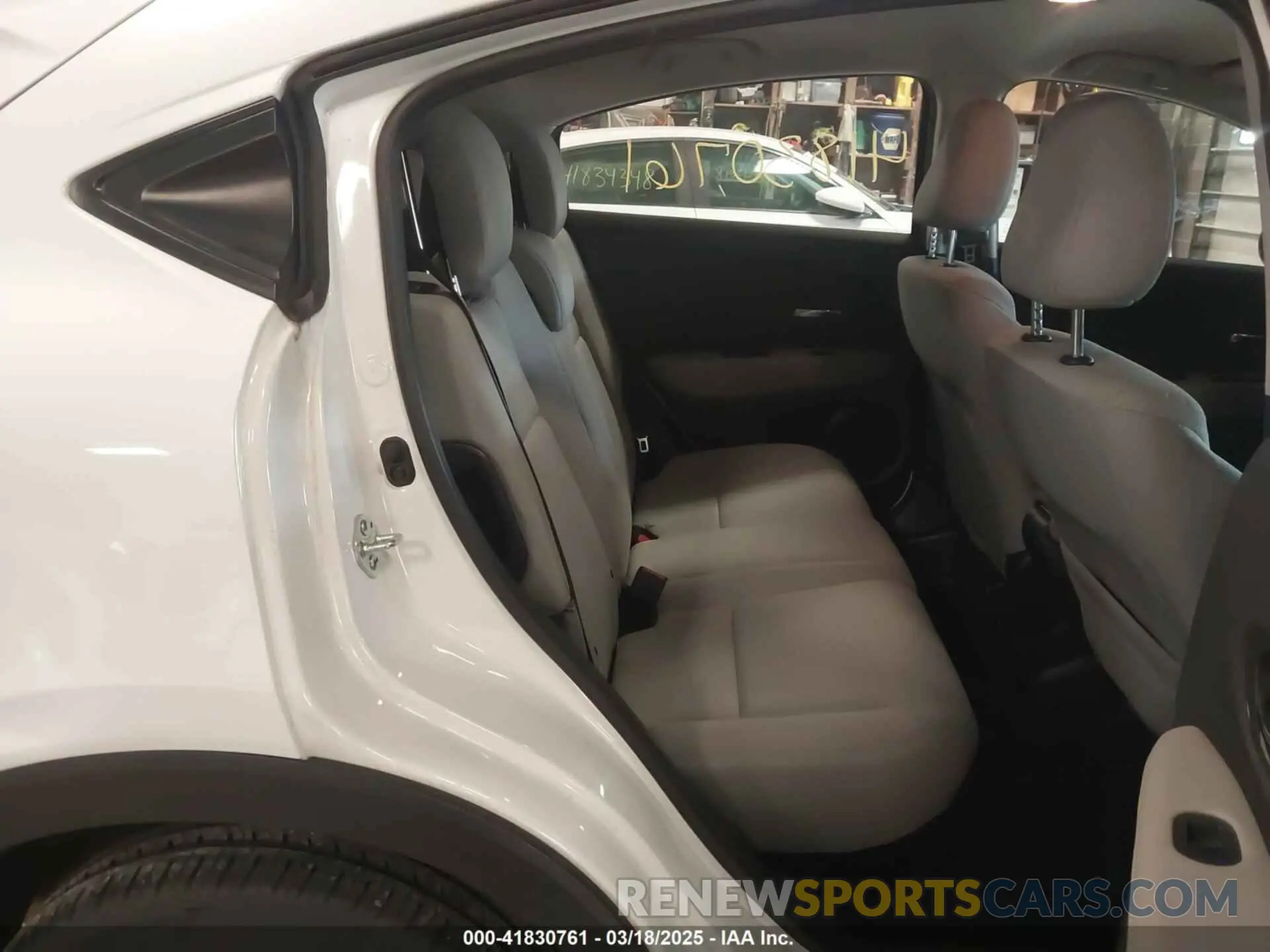 8 Photograph of a damaged car 3CZRU6H39MM734422 HONDA HR-V 2021