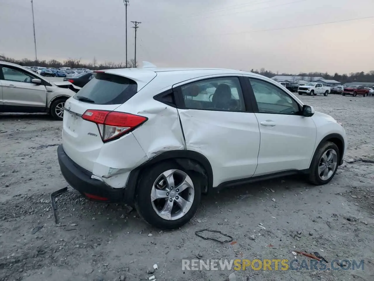 3 Photograph of a damaged car 3CZRU6H39MM737725 HONDA HR-V 2021