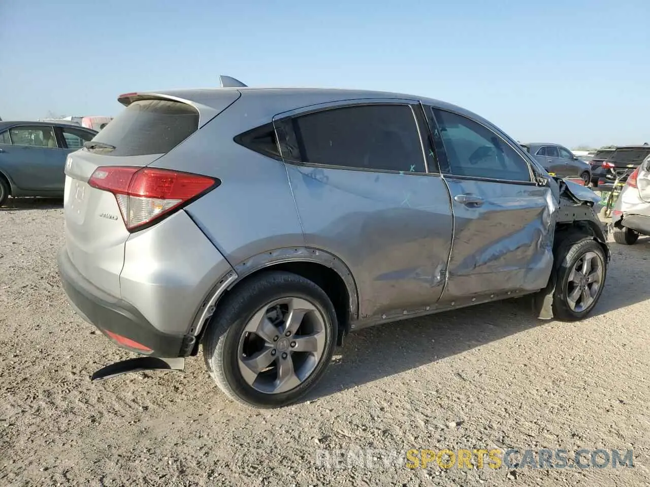 3 Photograph of a damaged car 3CZRU6H3XMM701090 HONDA HR-V 2021