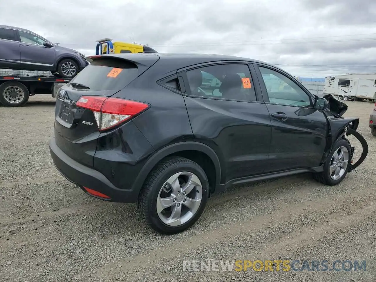3 Photograph of a damaged car 3CZRU6H3XMM737099 HONDA HR-V 2021