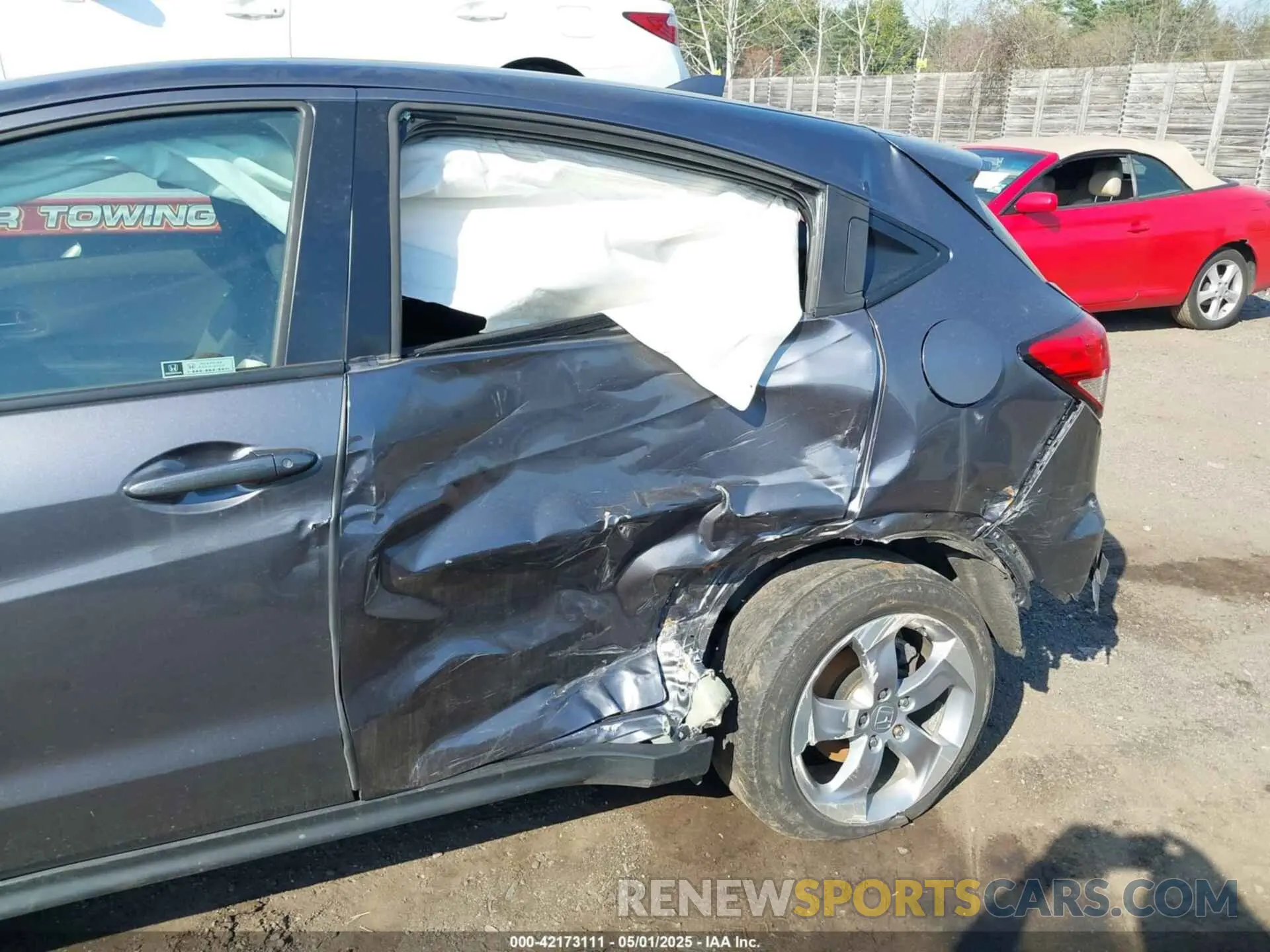 6 Photograph of a damaged car 3CZRU6H3XMM755358 HONDA HR-V 2021