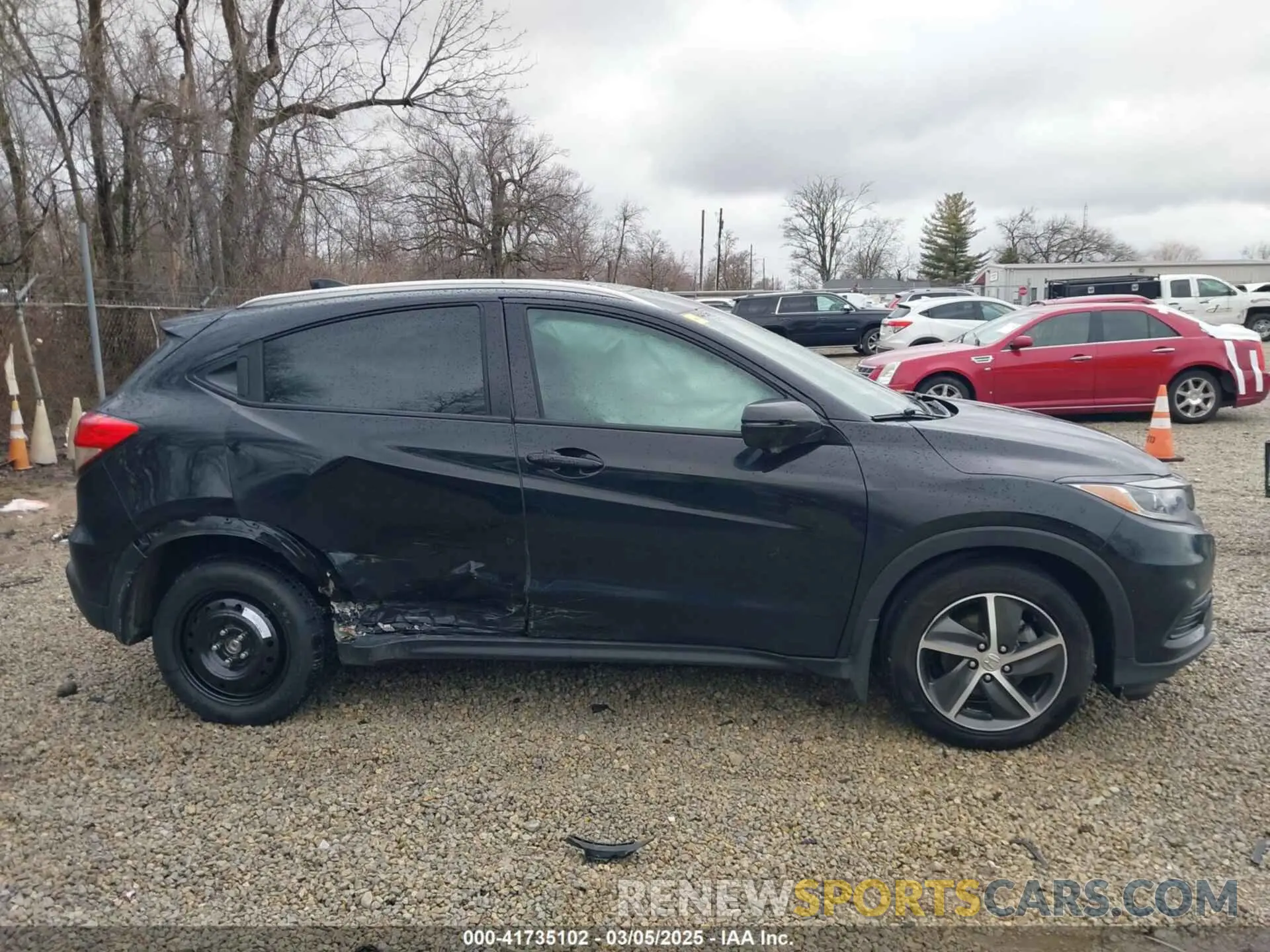 14 Photograph of a damaged car 3CZRU6H50MM717686 HONDA HR-V 2021