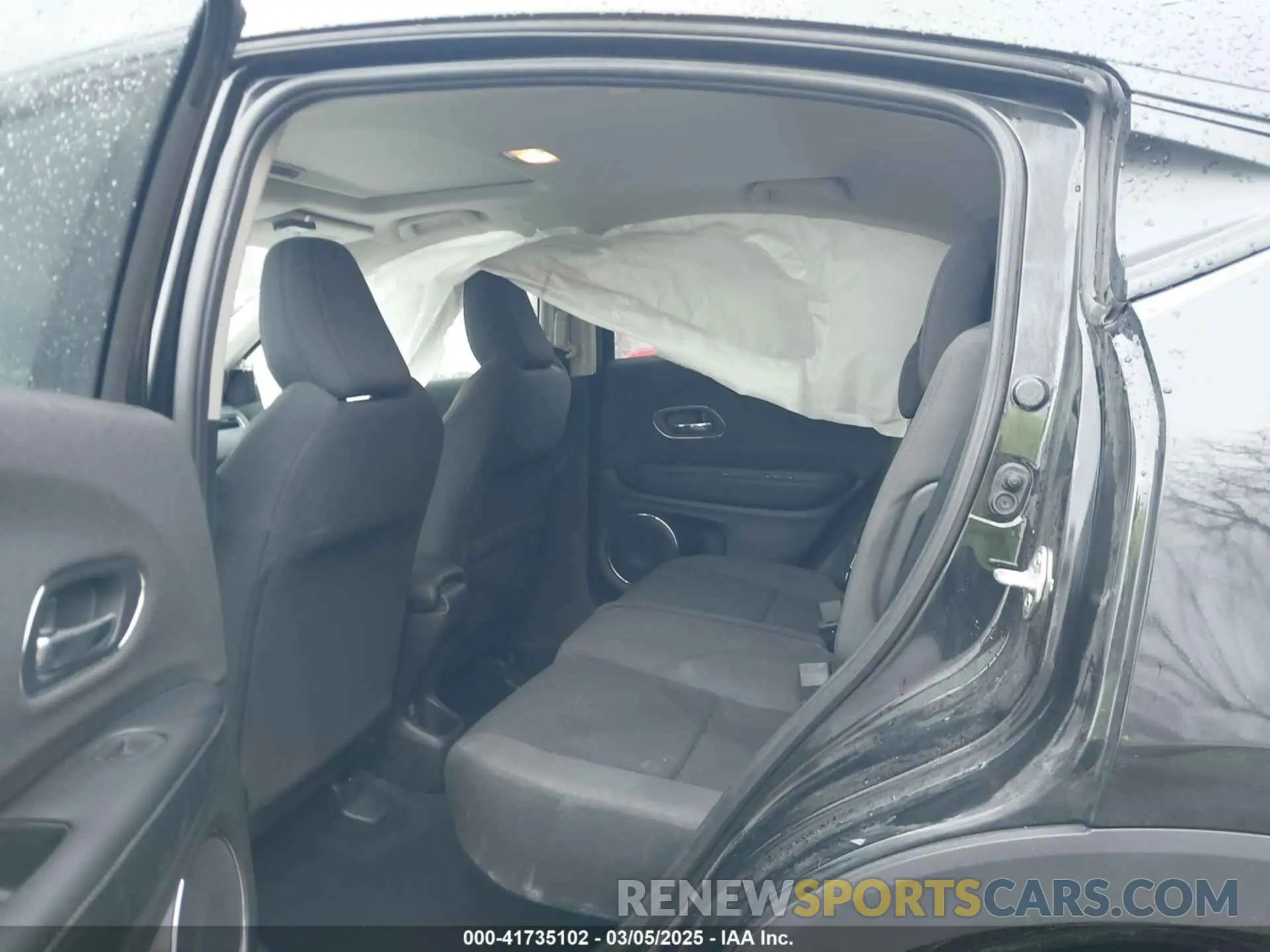 8 Photograph of a damaged car 3CZRU6H50MM717686 HONDA HR-V 2021