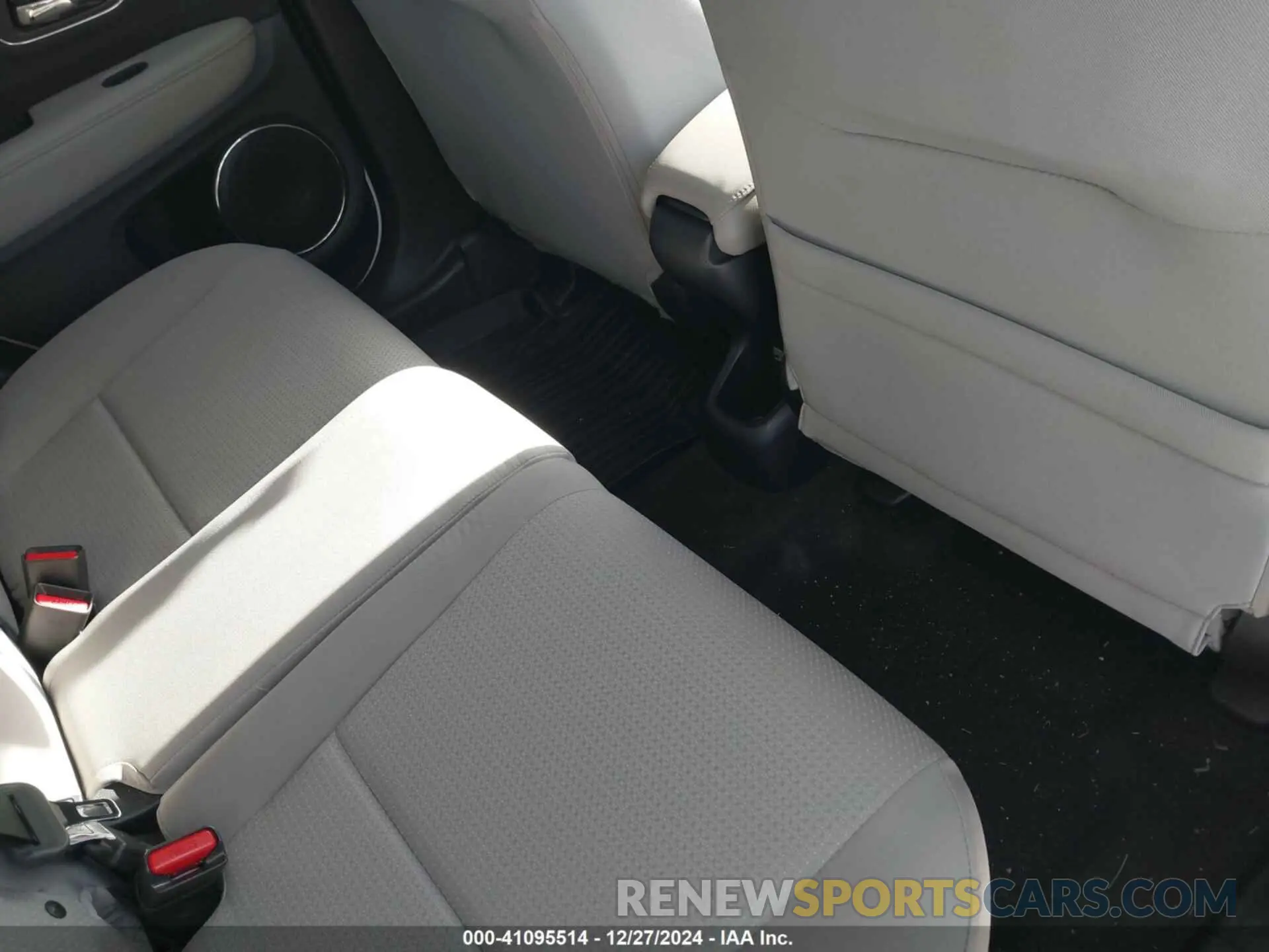 8 Photograph of a damaged car 3CZRU6H51MM720287 HONDA HR-V 2021