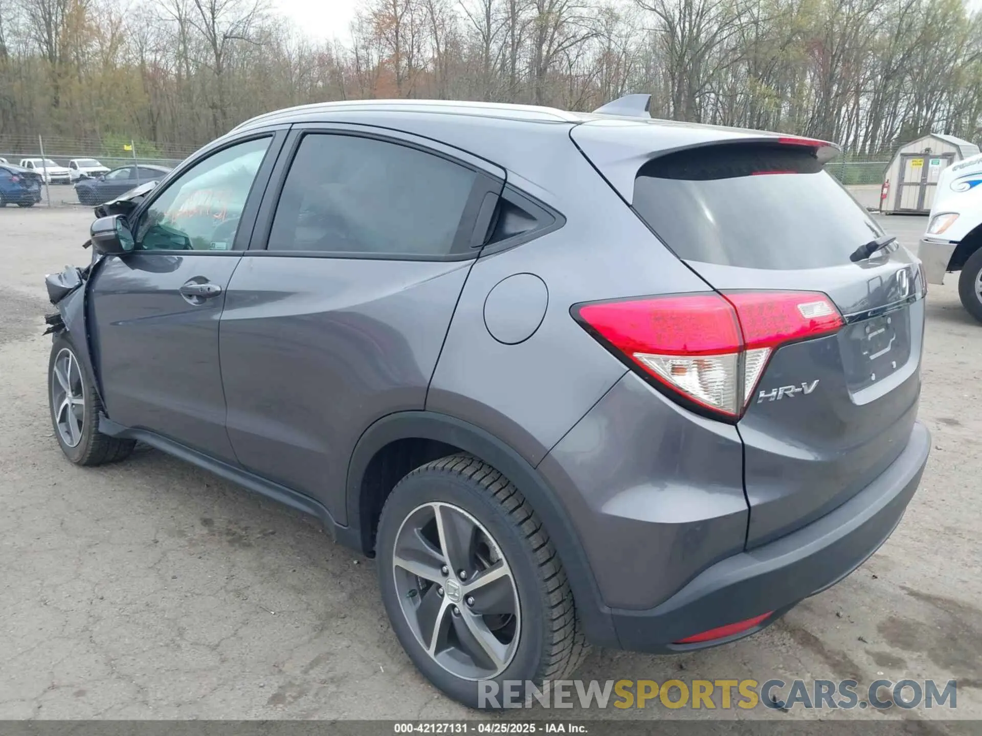 3 Photograph of a damaged car 3CZRU6H51MM720595 HONDA HR-V 2021