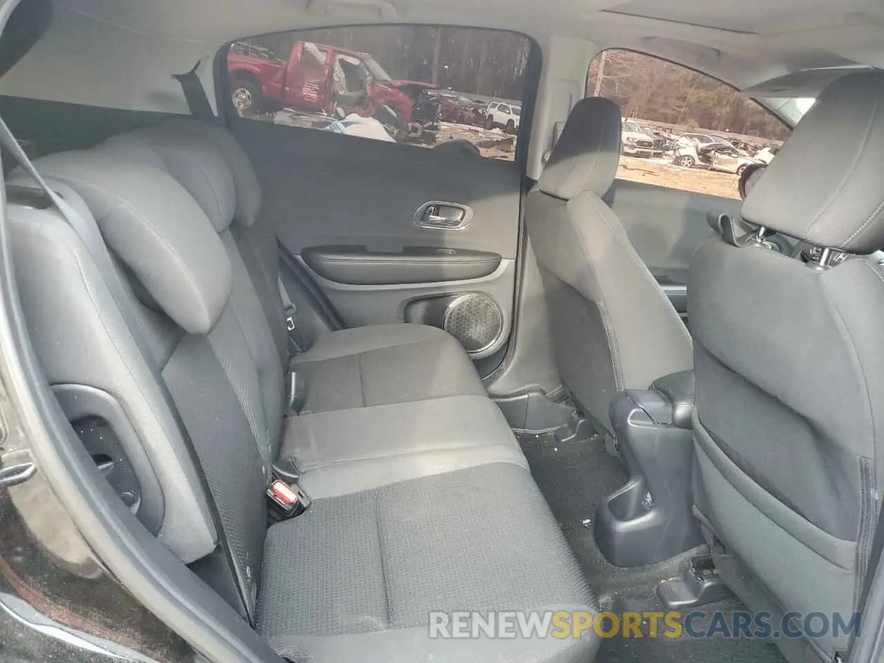 10 Photograph of a damaged car 3CZRU6H52MM726843 HONDA HR-V 2021