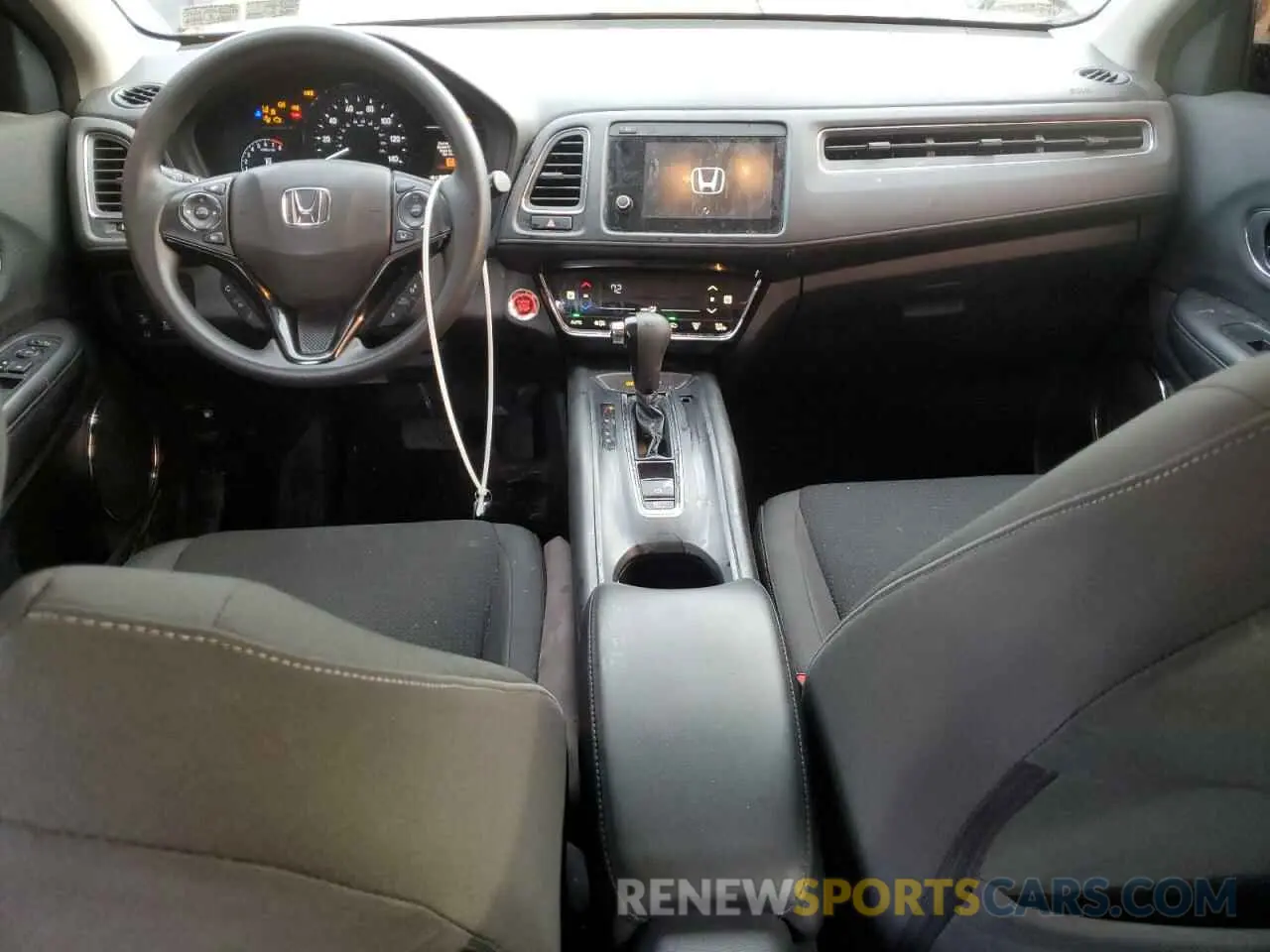 8 Photograph of a damaged car 3CZRU6H52MM726843 HONDA HR-V 2021