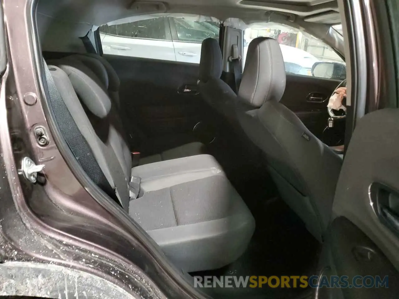 11 Photograph of a damaged car 3CZRU6H53MM729931 HONDA HR-V 2021