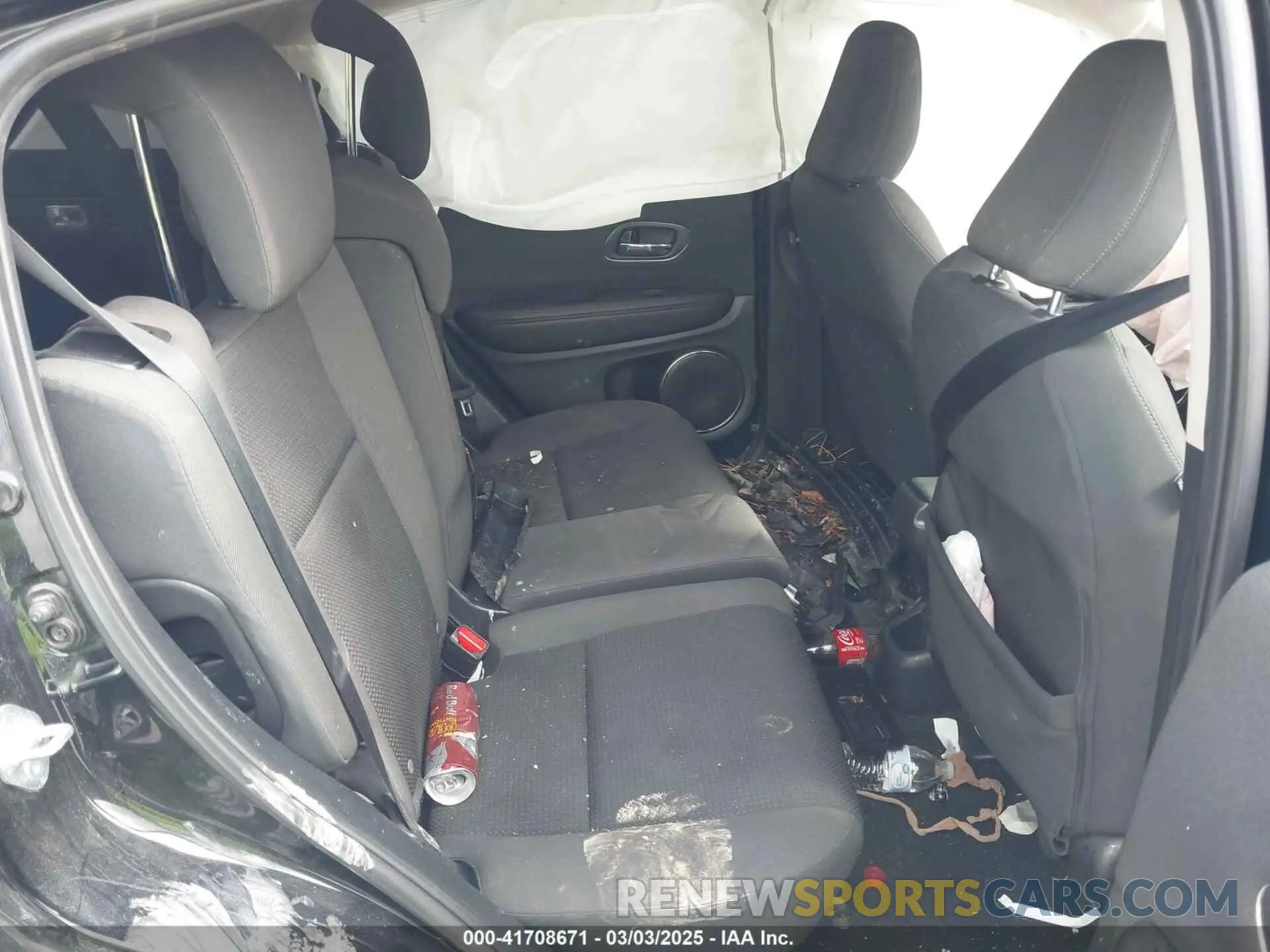 8 Photograph of a damaged car 3CZRU6H53MM754876 HONDA HR-V 2021