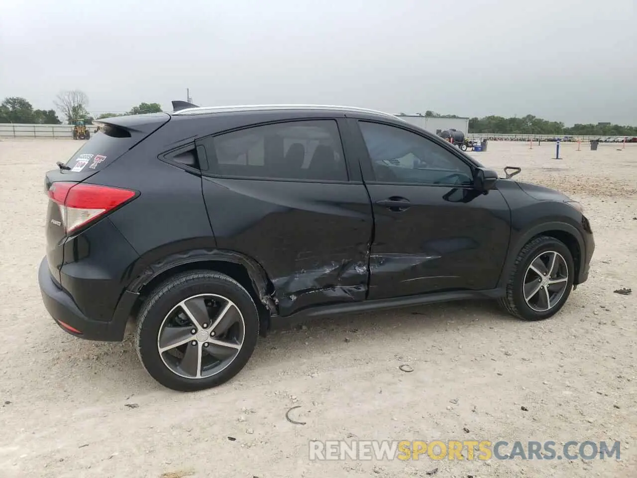 3 Photograph of a damaged car 3CZRU6H54MM706884 HONDA HR-V 2021