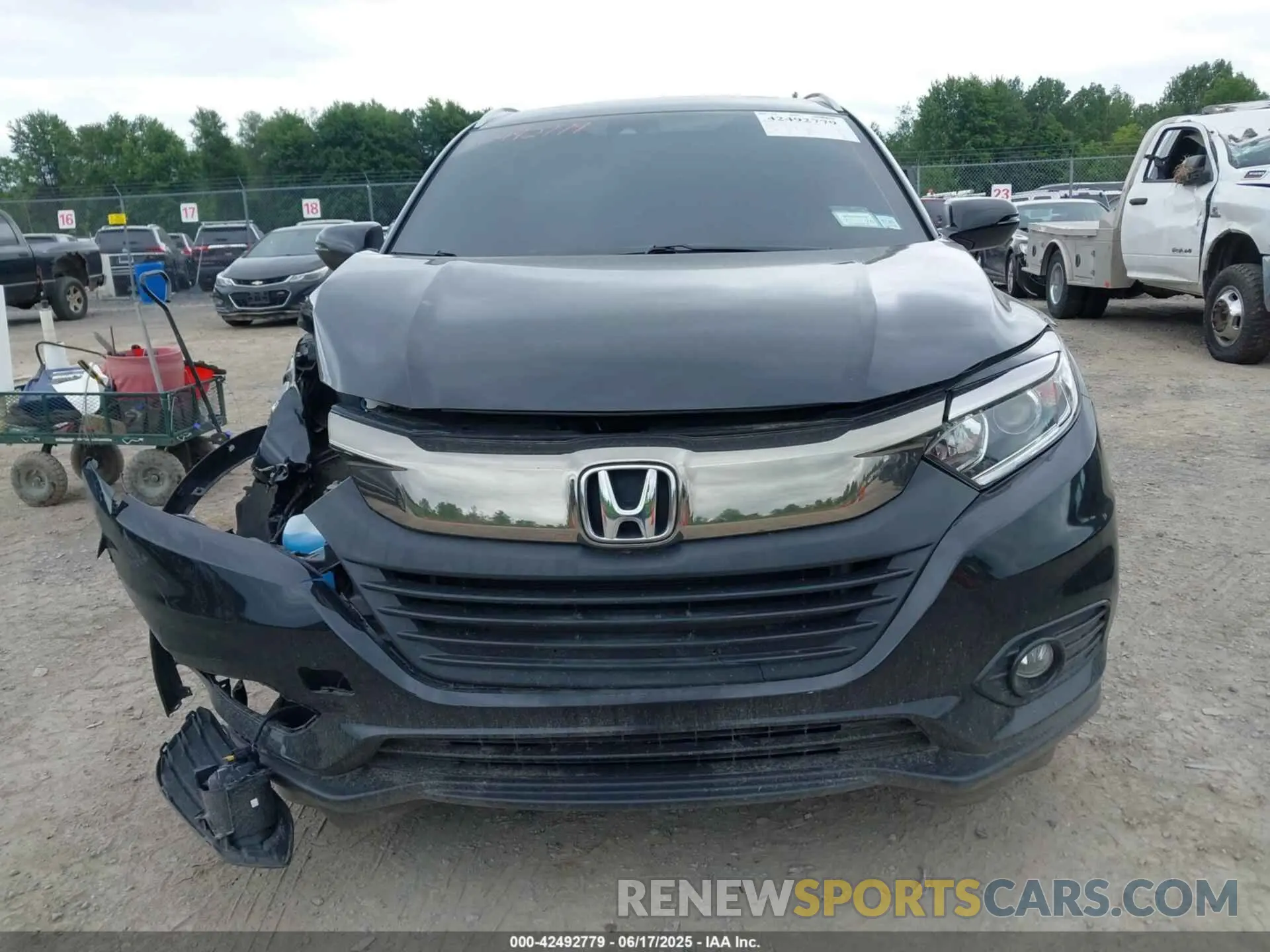 12 Photograph of a damaged car 3CZRU6H54MM712023 HONDA HR-V 2021