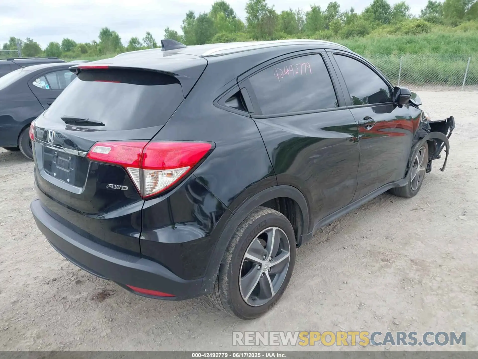 4 Photograph of a damaged car 3CZRU6H54MM712023 HONDA HR-V 2021