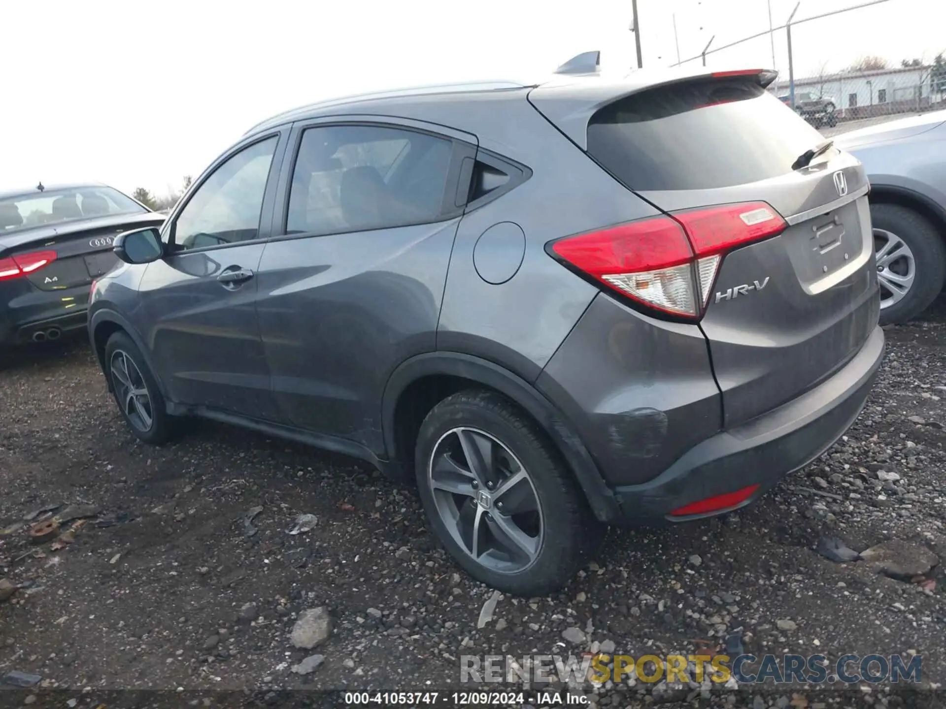 3 Photograph of a damaged car 3CZRU6H54MM713995 HONDA HR-V 2021