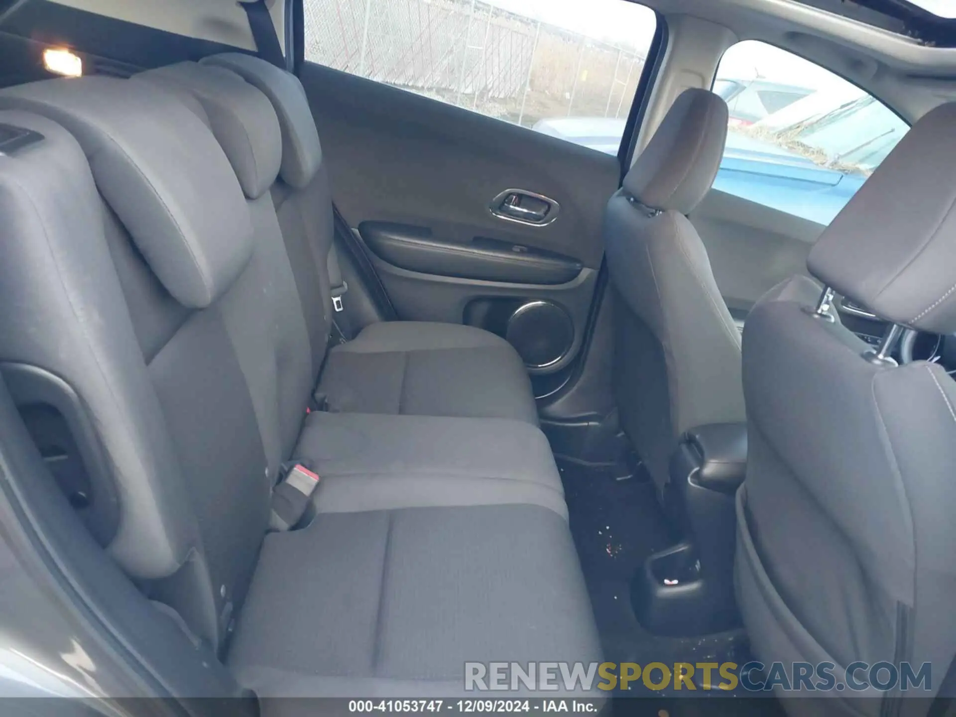 8 Photograph of a damaged car 3CZRU6H54MM713995 HONDA HR-V 2021