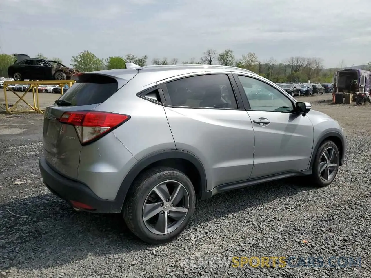 3 Photograph of a damaged car 3CZRU6H54MM735897 HONDA HR-V 2021