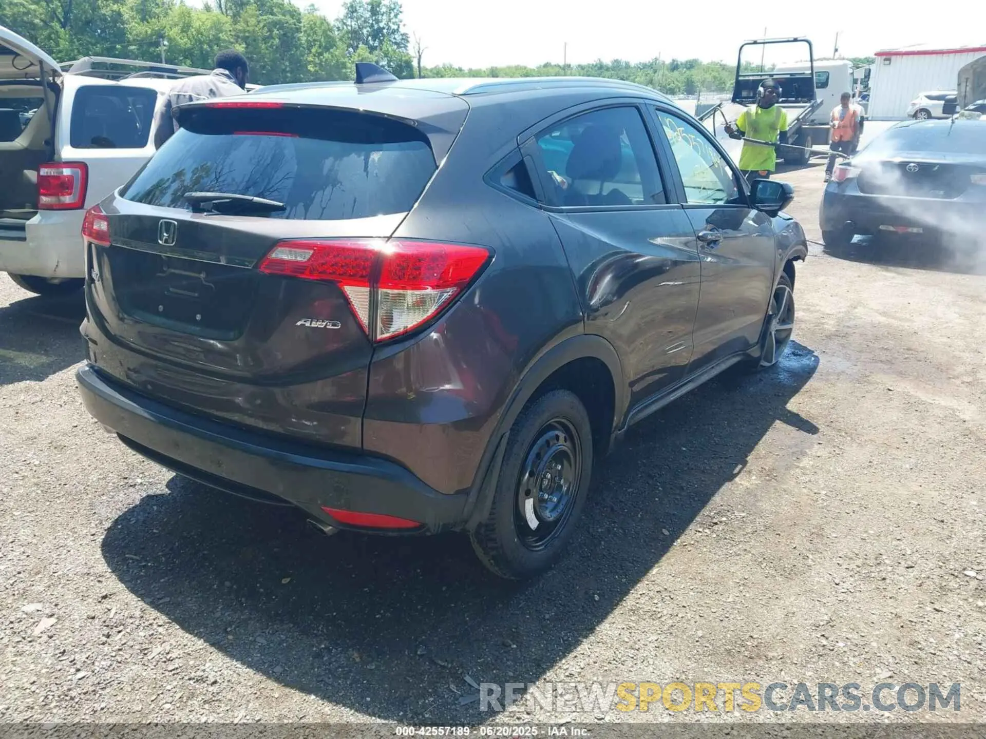 4 Photograph of a damaged car 3CZRU6H55MM726187 HONDA HR-V 2021