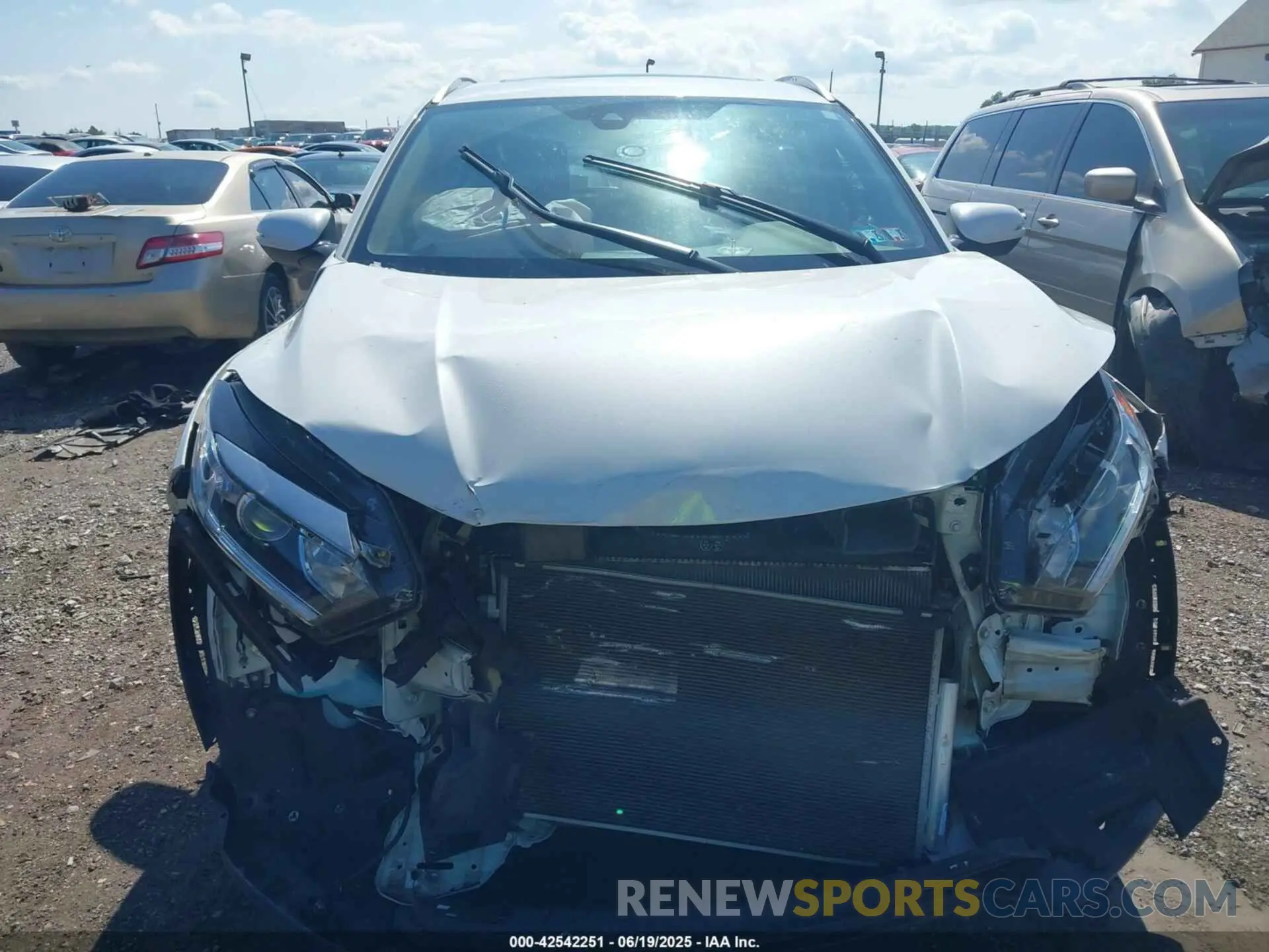 13 Photograph of a damaged car 3CZRU6H55MM756676 HONDA HR-V 2021