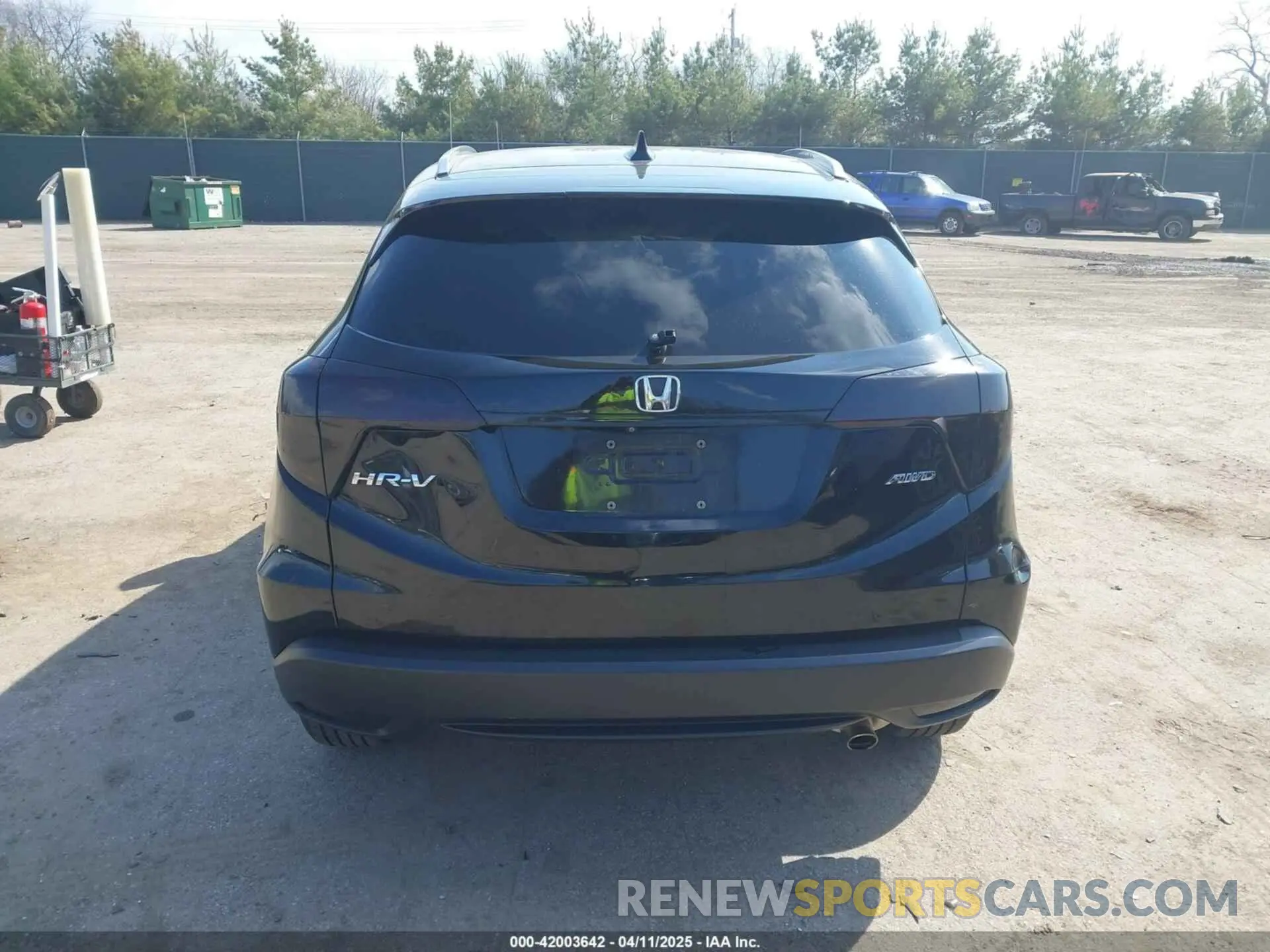 16 Photograph of a damaged car 3CZRU6H56MM704375 HONDA HR-V 2021